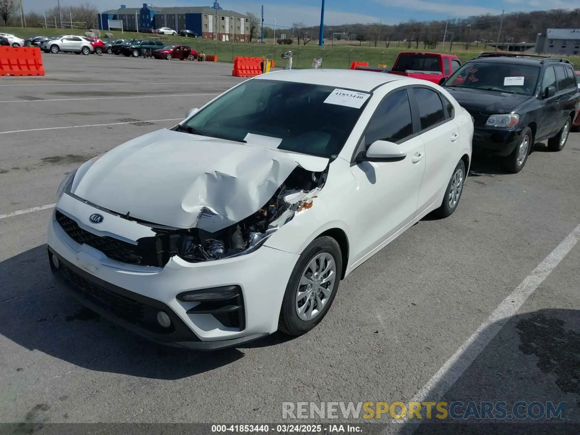 2 fotografías del automóvil dañado 3KPF24AD1LE257404 KIA FORTE 2020