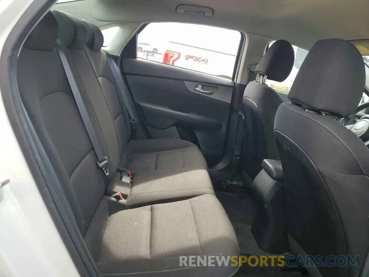 10 fotografías del automóvil dañado 3KPF24AD2LE142469 KIA FORTE 2020