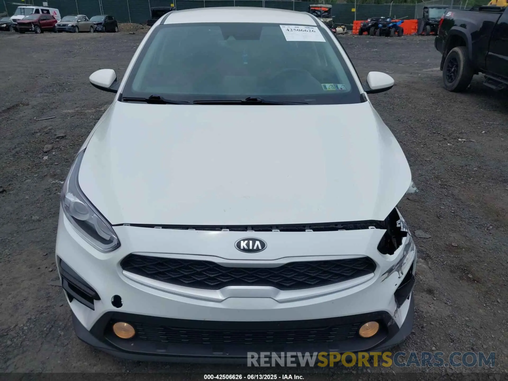 12 fotografías del automóvil dañado 3KPF24AD2LE143976 KIA FORTE 2020