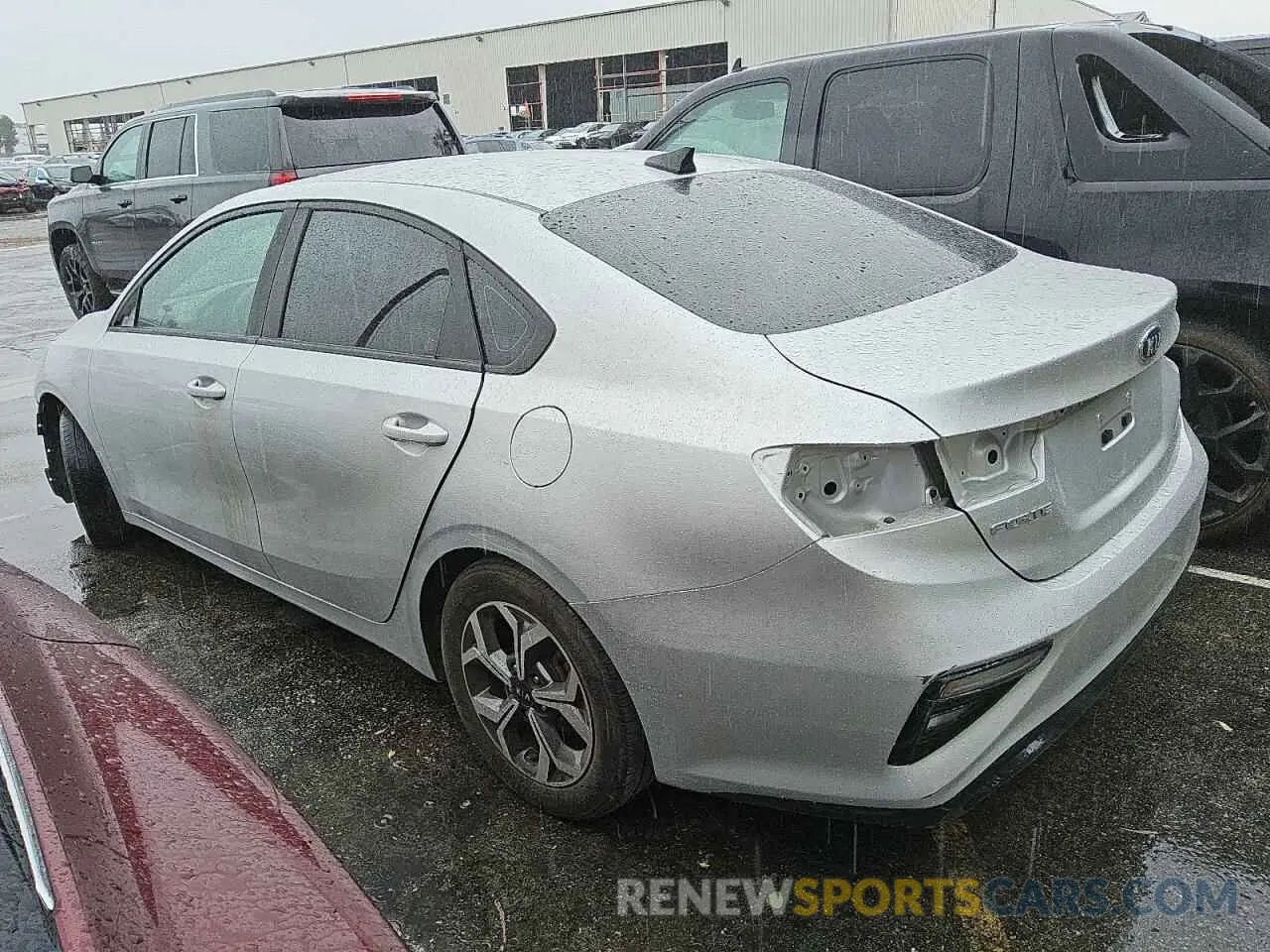 2 fotografías del automóvil dañado 3KPF24AD2LE151043 KIA FORTE 2020