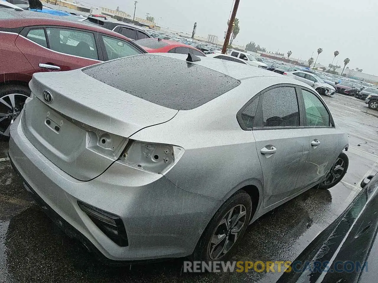 3 fotografías del automóvil dañado 3KPF24AD2LE151043 KIA FORTE 2020