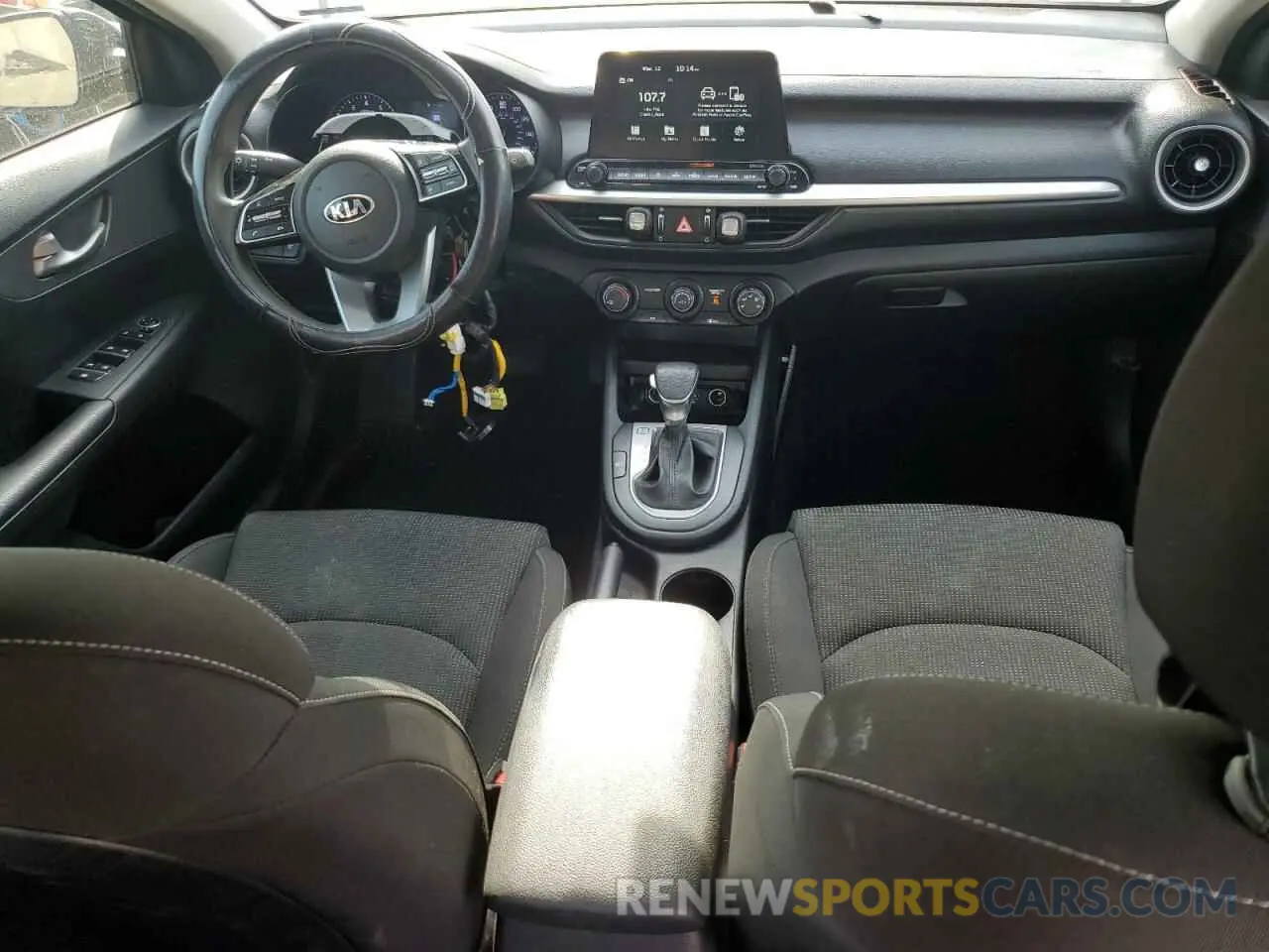 8 fotografías del automóvil dañado 3KPF24AD2LE158901 KIA FORTE 2020