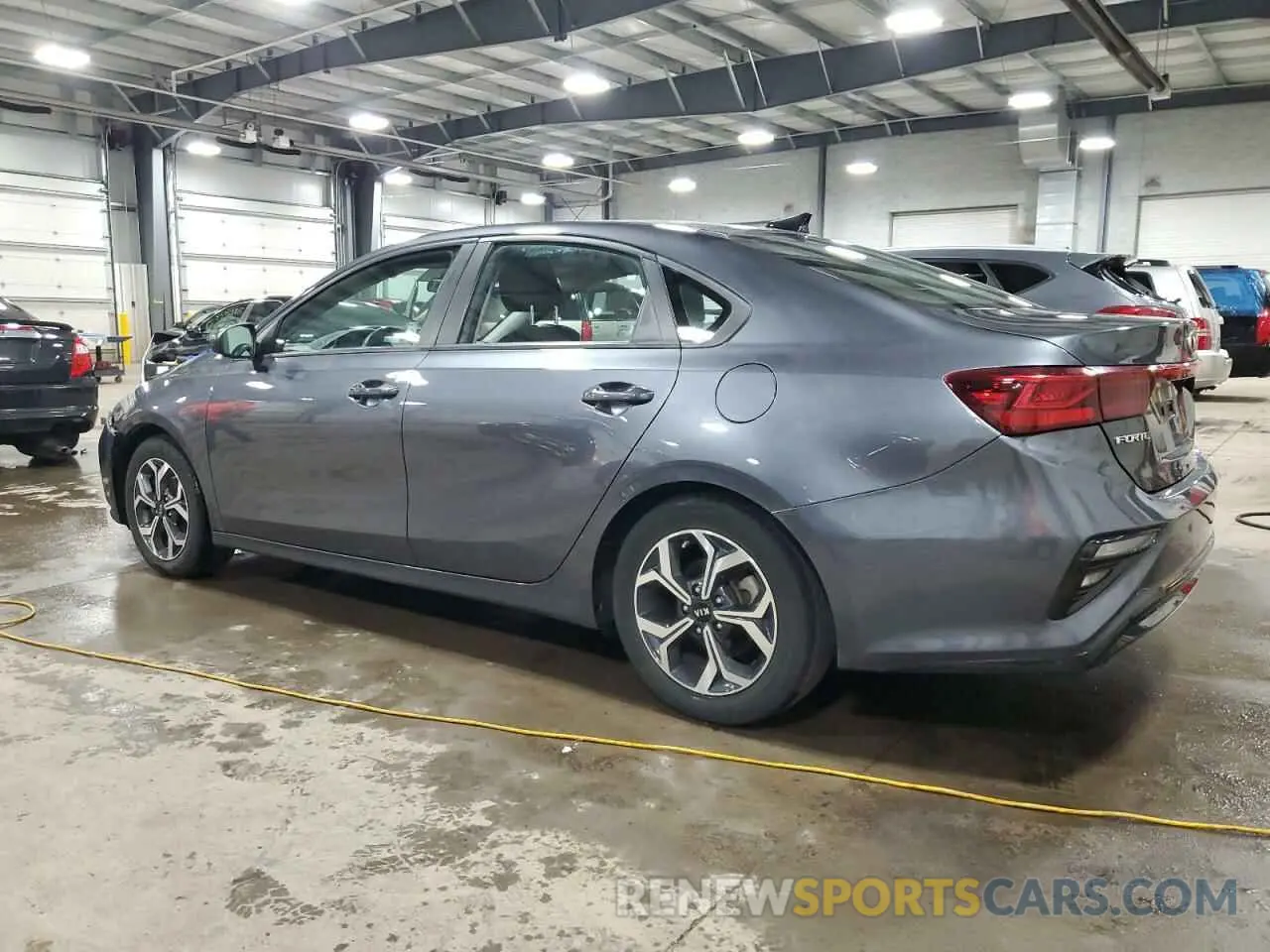 2 fotografías del automóvil dañado 3KPF24AD2LE159515 KIA FORTE 2020