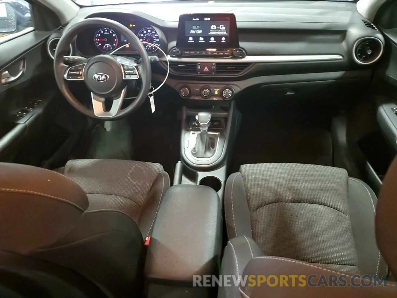 8 fotografías del automóvil dañado 3KPF24AD2LE159515 KIA FORTE 2020
