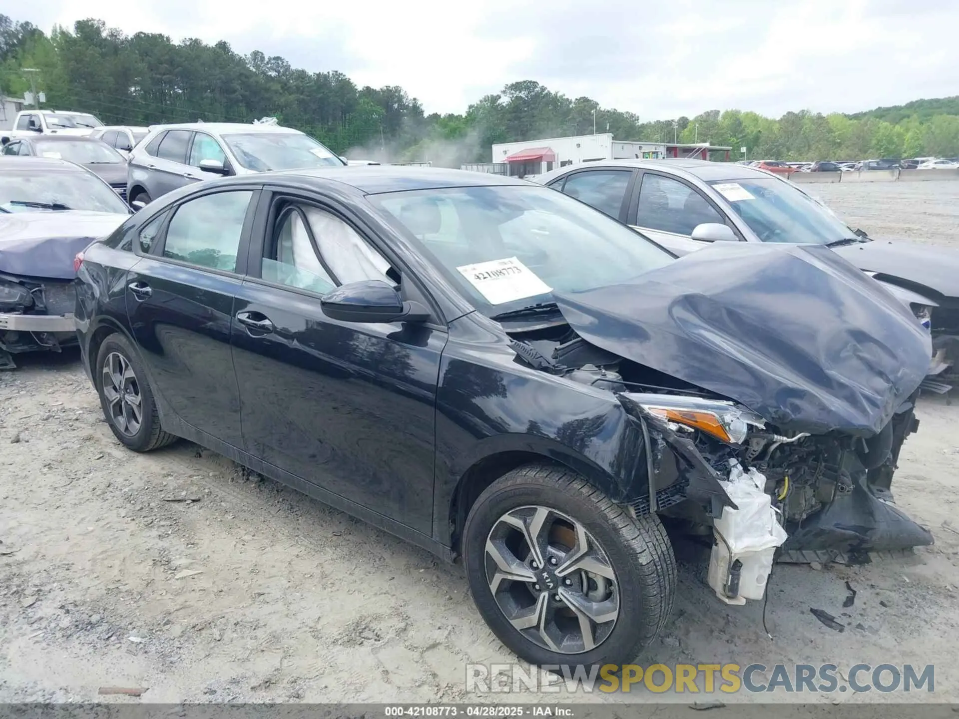 13 fotografías del automóvil dañado 3KPF24AD2LE170966 KIA FORTE 2020