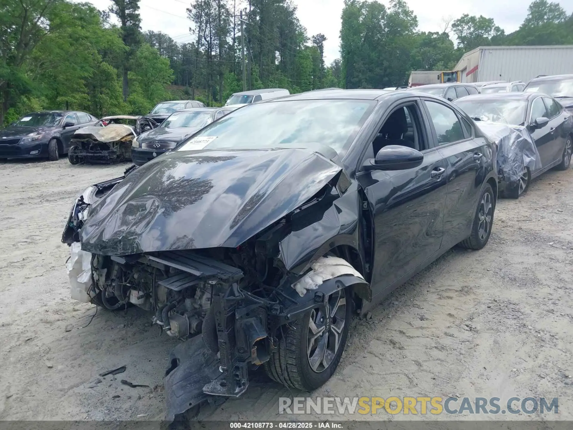2 fotografías del automóvil dañado 3KPF24AD2LE170966 KIA FORTE 2020
