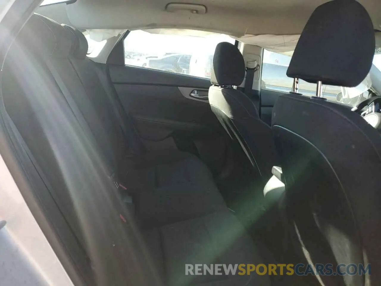 10 fotografías del automóvil dañado 3KPF24AD2LE182583 KIA FORTE 2020