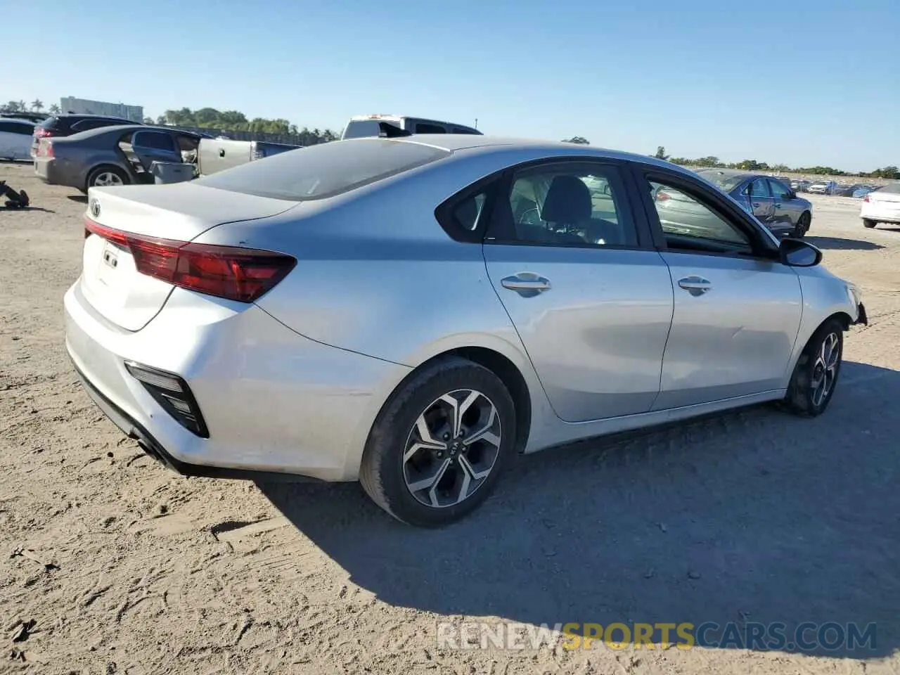 3 fotografías del automóvil dañado 3KPF24AD2LE182583 KIA FORTE 2020