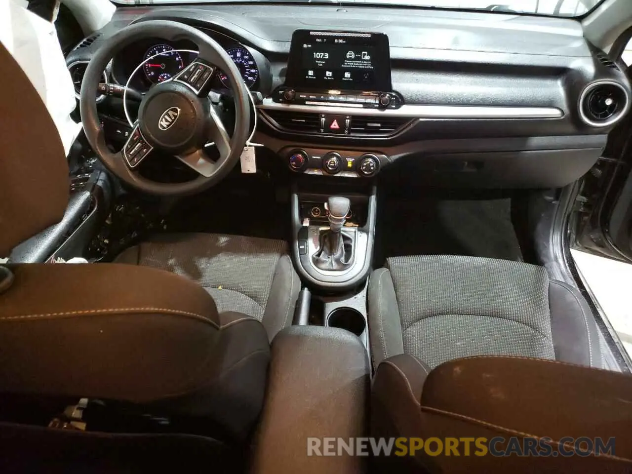 8 fotografías del automóvil dañado 3KPF24AD2LE192112 KIA FORTE 2020