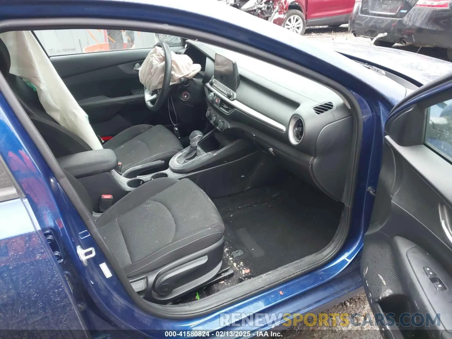 5 fotografías del automóvil dañado 3KPF24AD2LE246279 KIA FORTE 2020