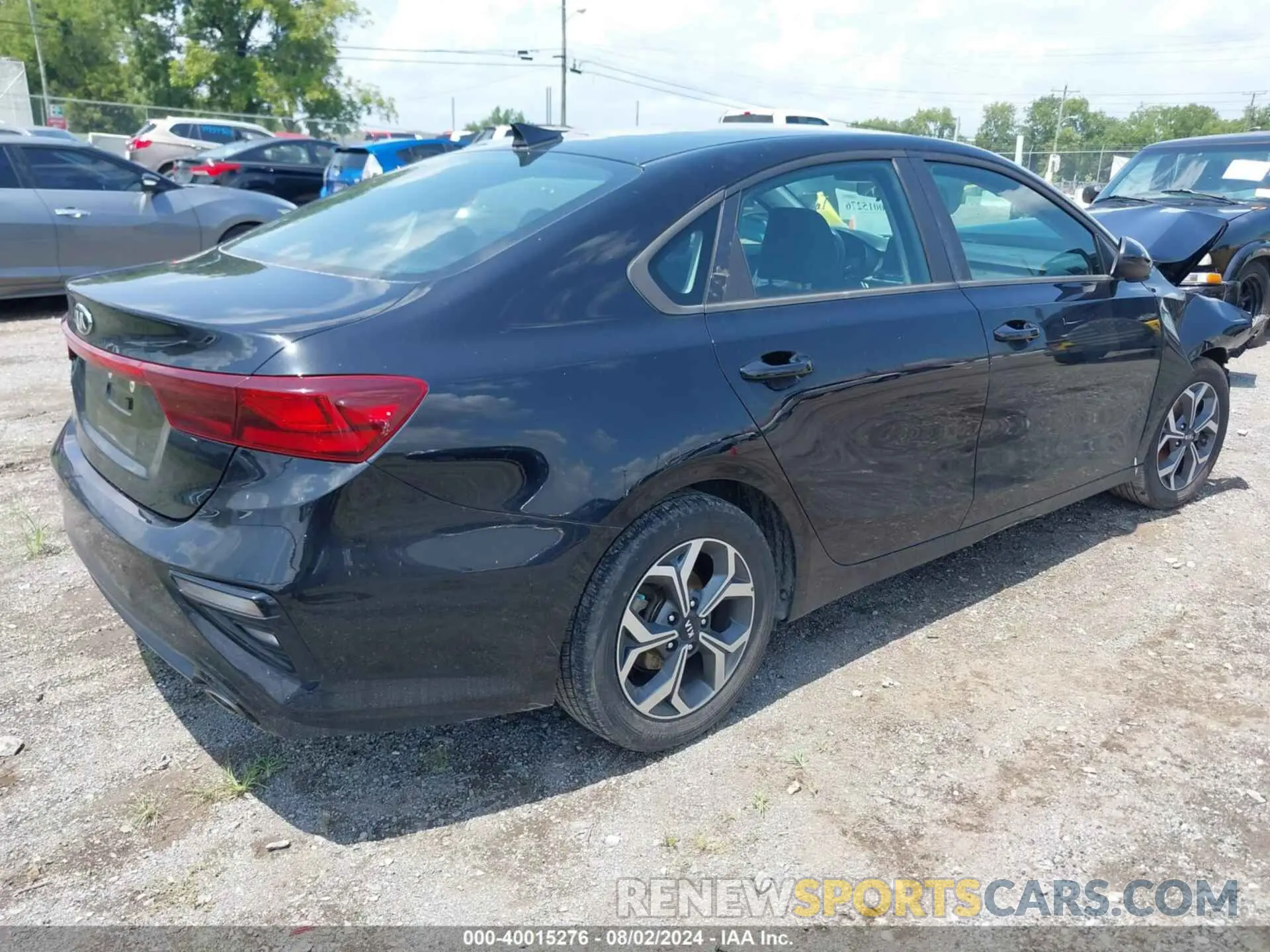 4 fotografías del automóvil dañado 3KPF24AD2LE247335 KIA FORTE 2020
