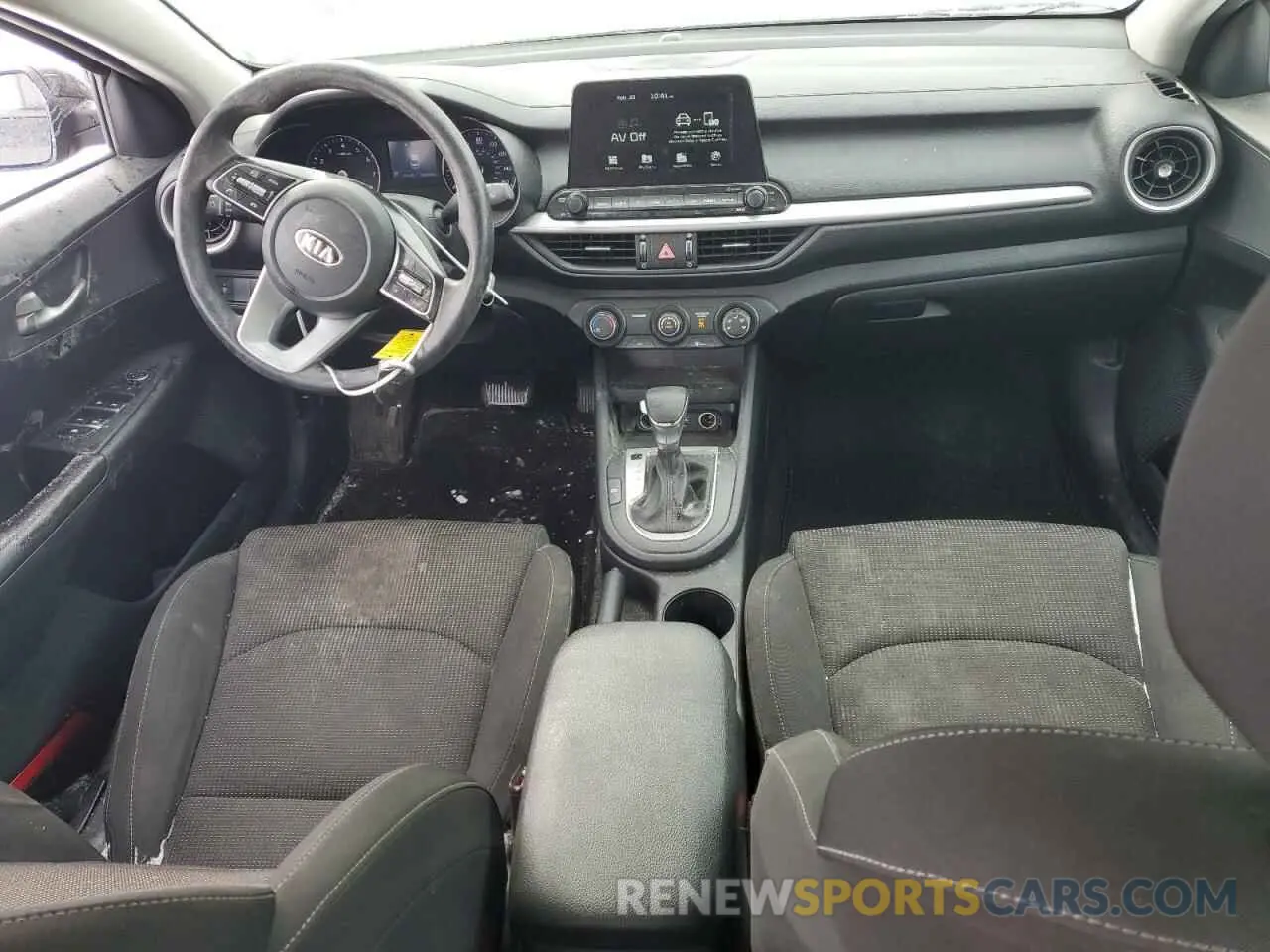 8 fotografías del automóvil dañado 3KPF24AD3LE140956 KIA FORTE 2020