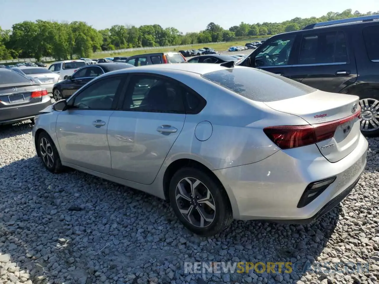 2 fotografías del automóvil dañado 3KPF24AD3LE147857 KIA FORTE 2020