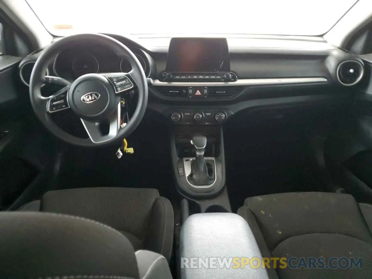 8 fotografías del automóvil dañado 3KPF24AD3LE159782 KIA FORTE 2020