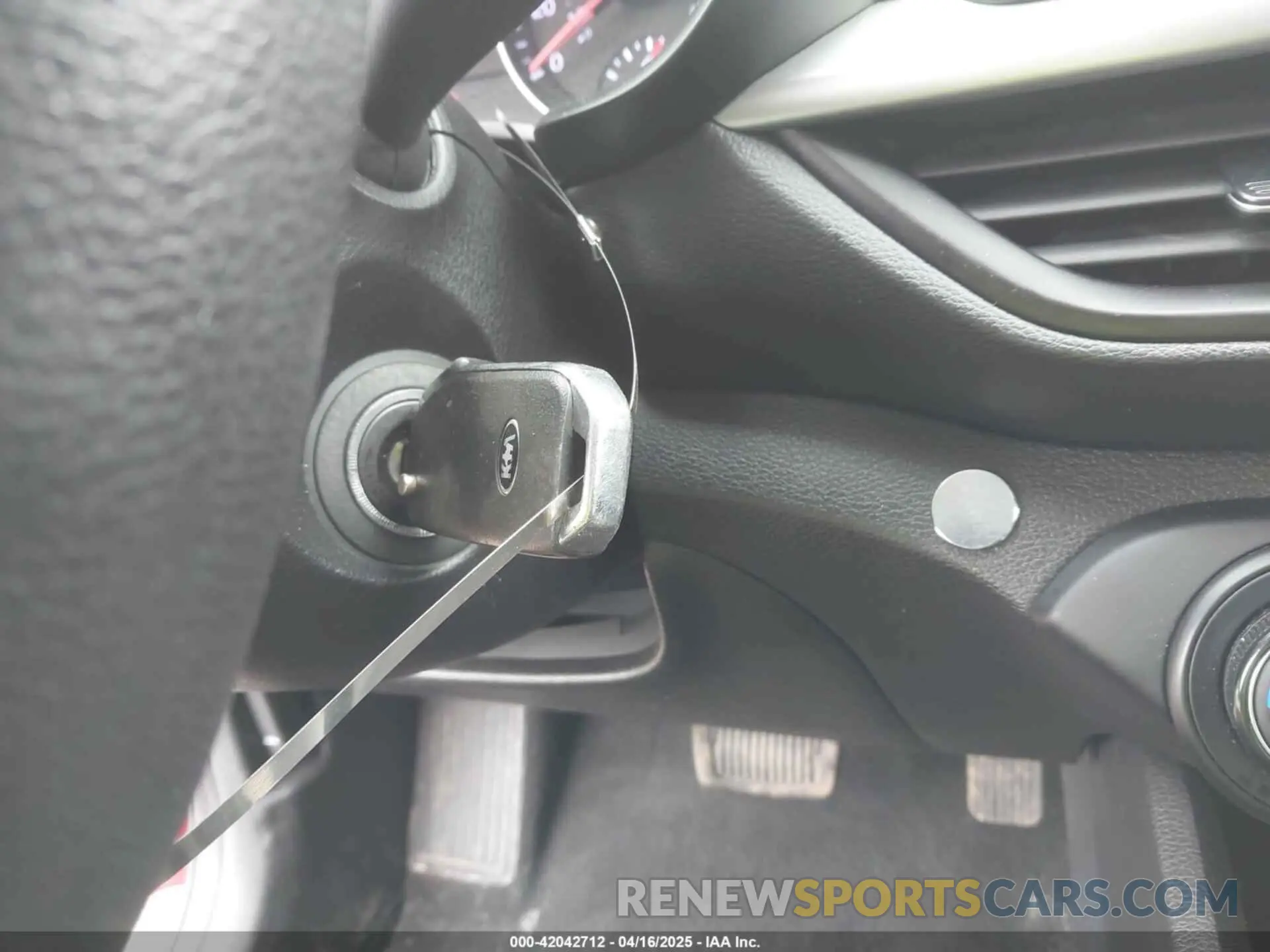 11 fotografías del automóvil dañado 3KPF24AD3LE166800 KIA FORTE 2020