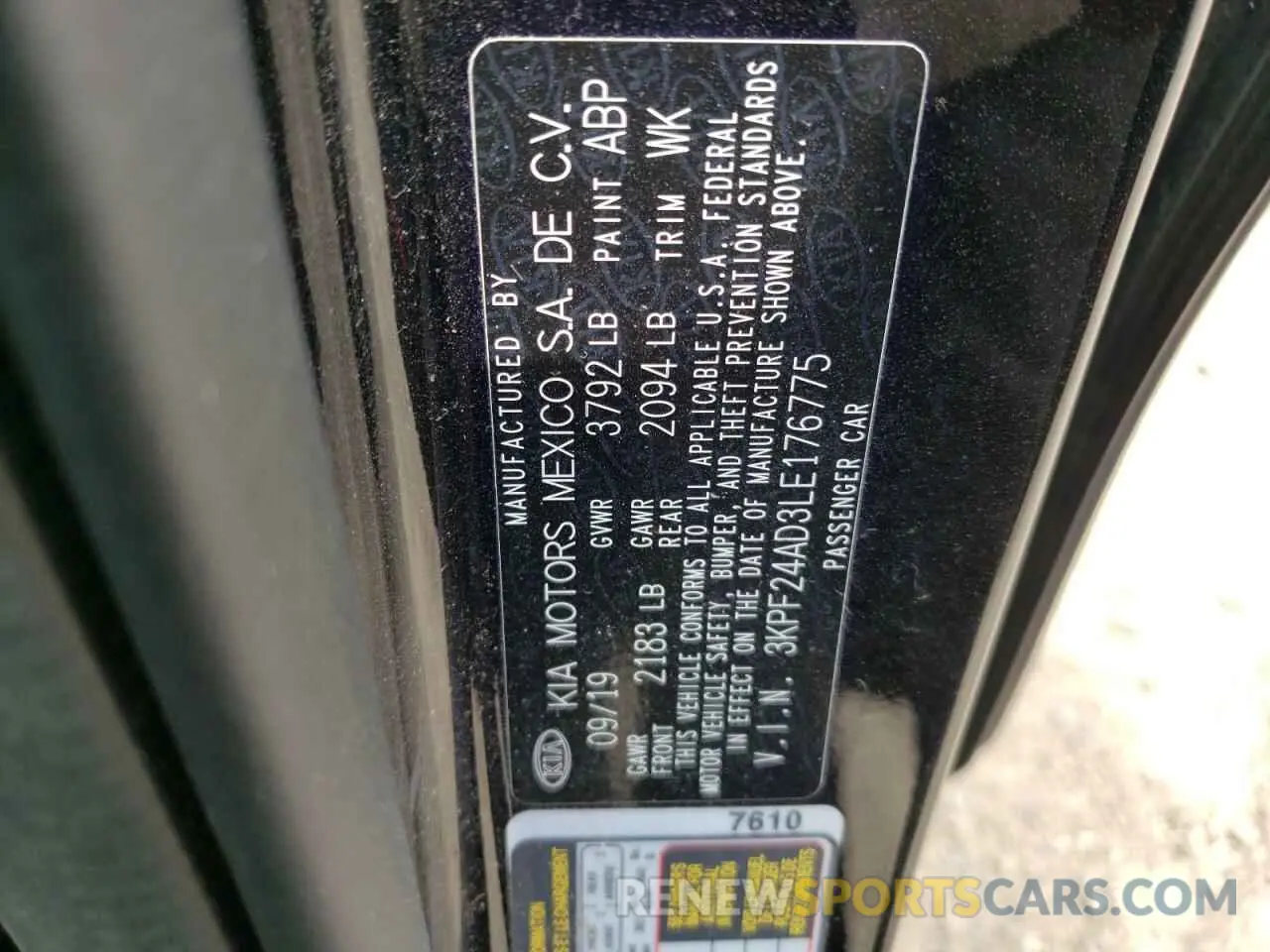 12 fotografías del automóvil dañado 3KPF24AD3LE176775 KIA FORTE 2020