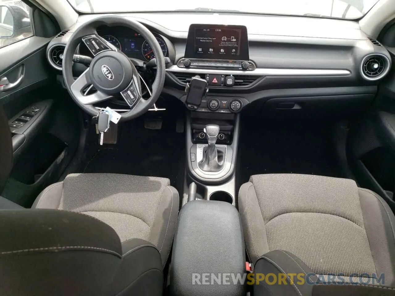 8 fotografías del automóvil dañado 3KPF24AD3LE176775 KIA FORTE 2020