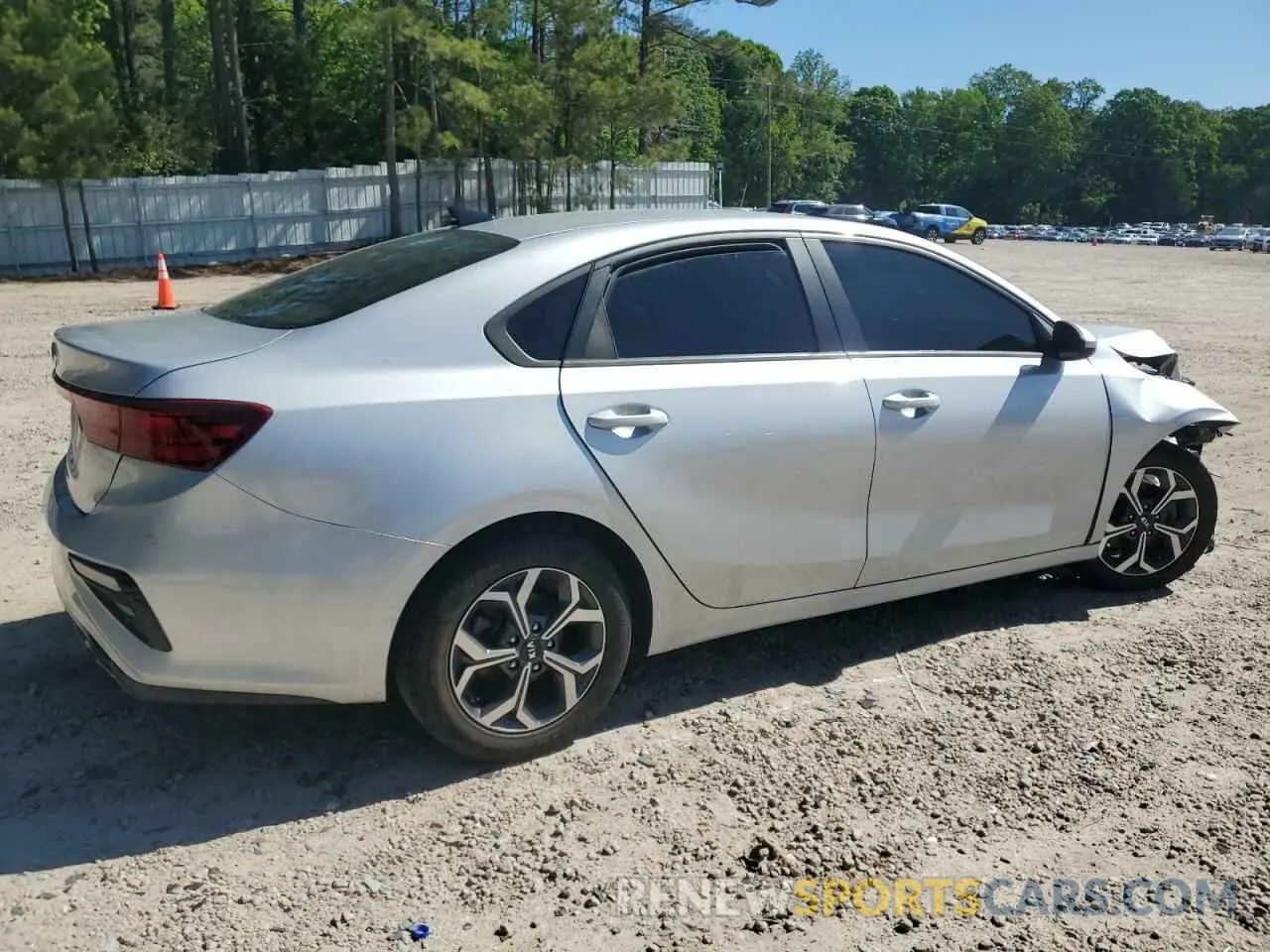 3 fotografías del automóvil dañado 3KPF24AD3LE189431 KIA FORTE 2020