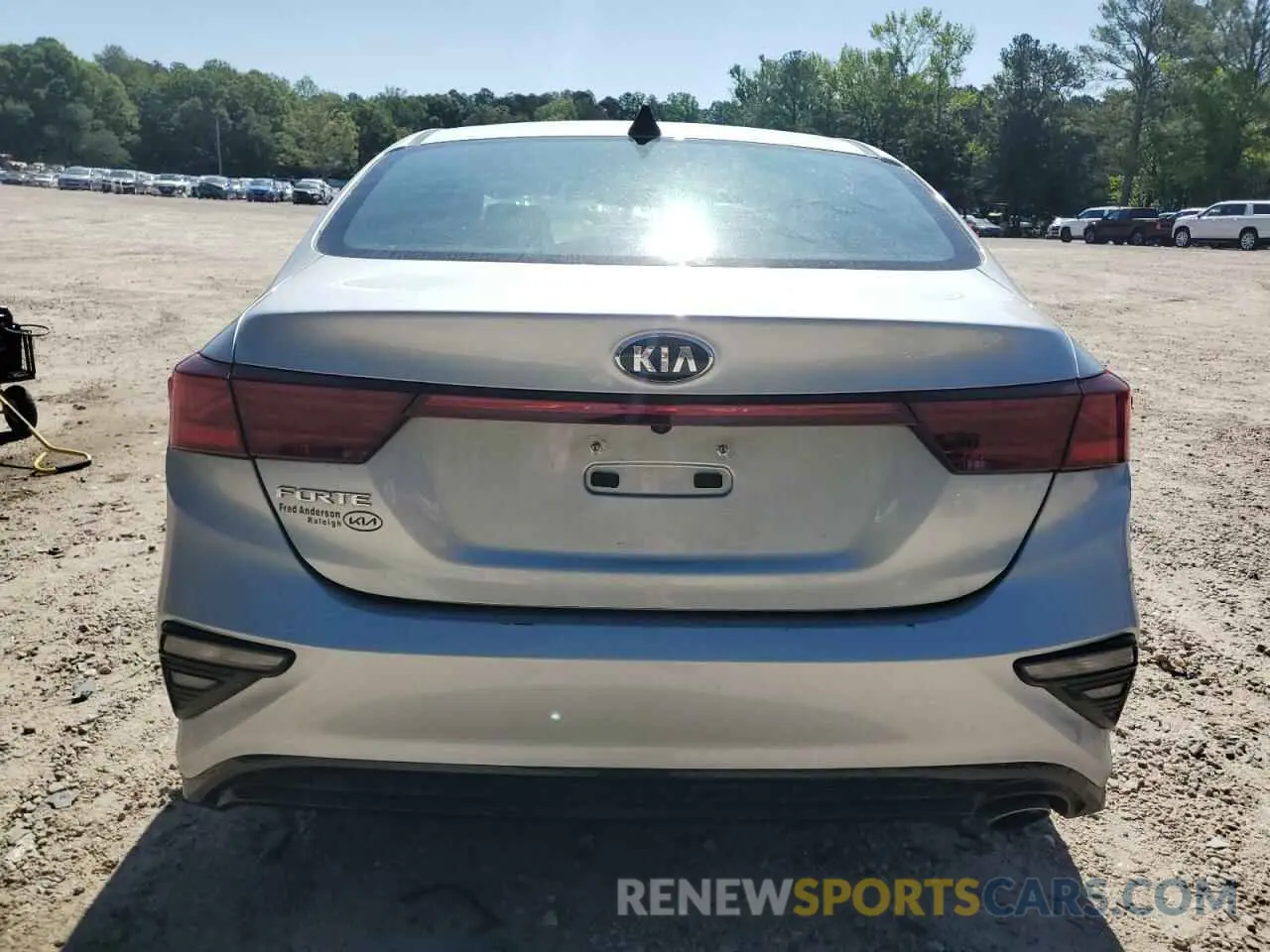 6 fotografías del automóvil dañado 3KPF24AD3LE189431 KIA FORTE 2020