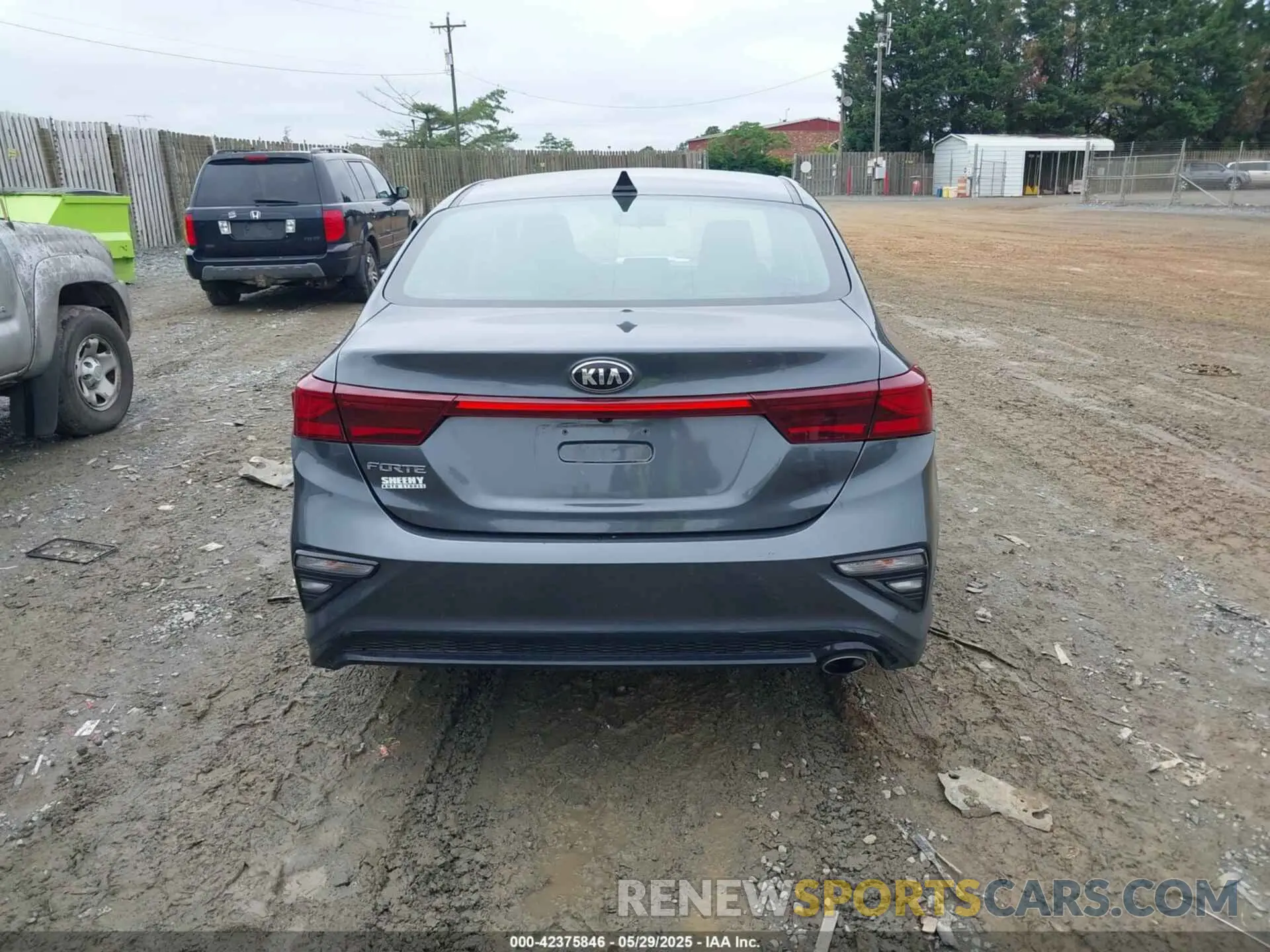 16 fotografías del automóvil dañado 3KPF24AD3LE194807 KIA FORTE 2020
