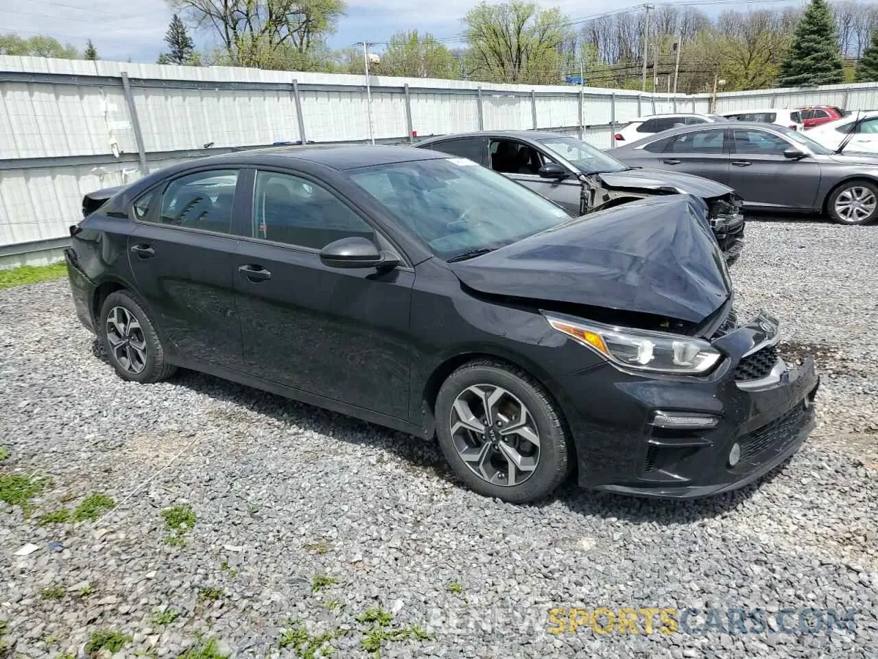 4 fotografías del automóvil dañado 3KPF24AD3LE195763 KIA FORTE 2020