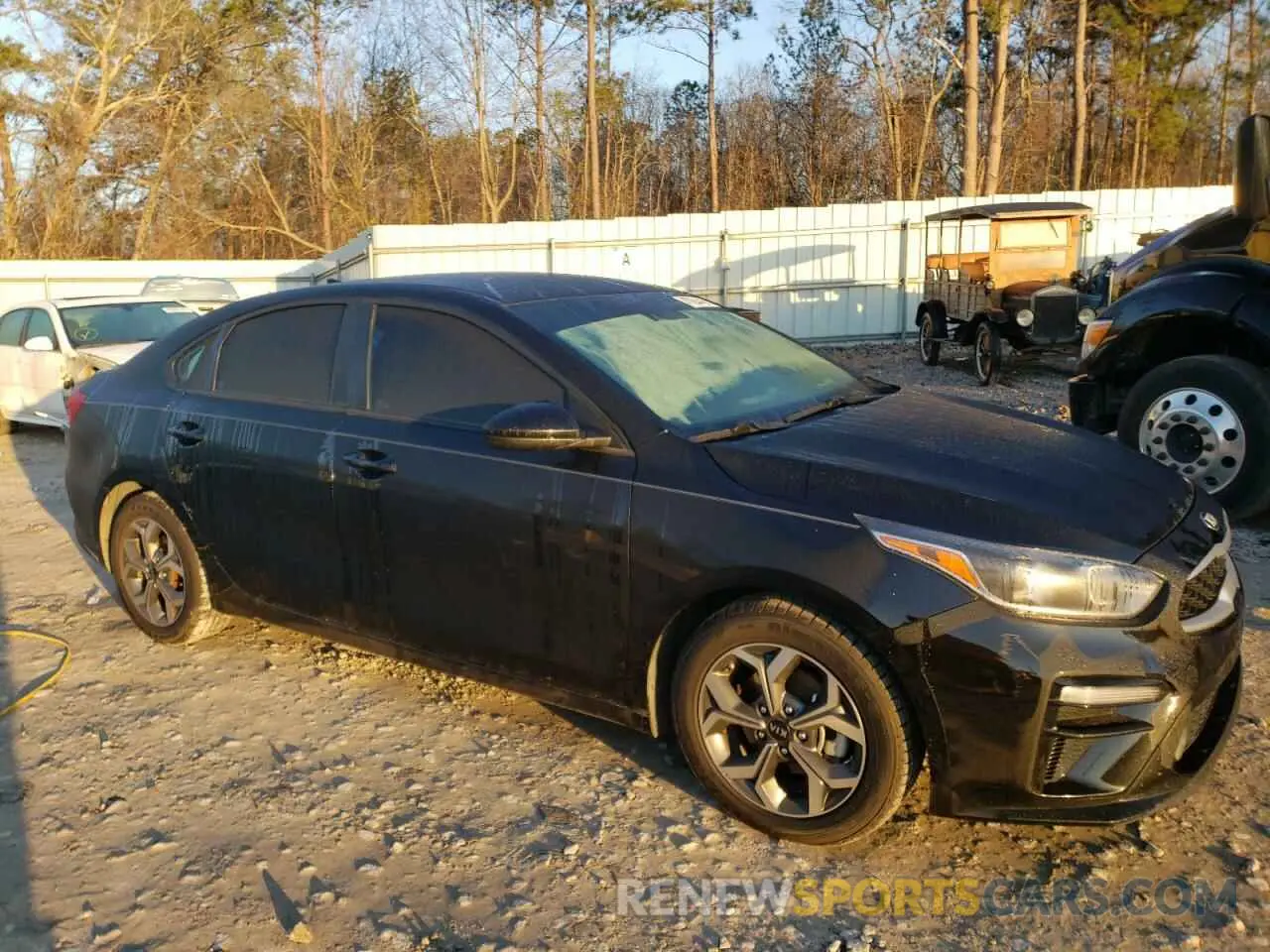 4 fotografías del automóvil dañado 3KPF24AD3LE205515 KIA FORTE 2020