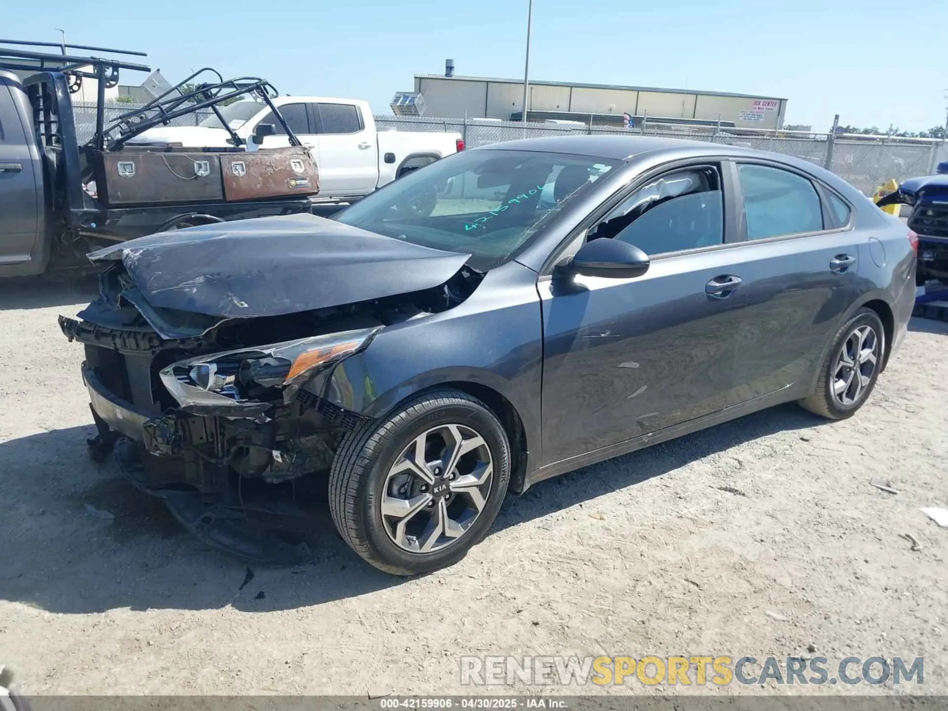 2 fotografías del automóvil dañado 3KPF24AD3LE216854 KIA FORTE 2020