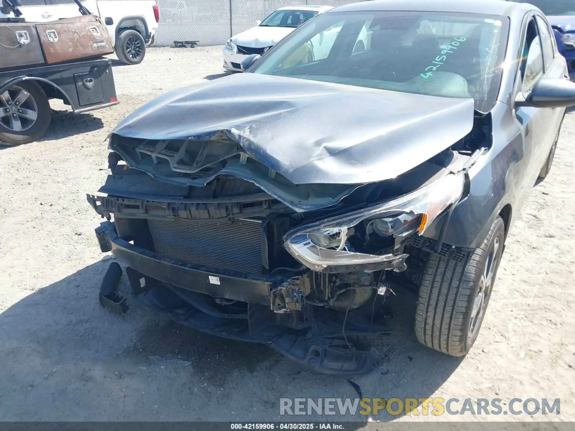 6 fotografías del automóvil dañado 3KPF24AD3LE216854 KIA FORTE 2020