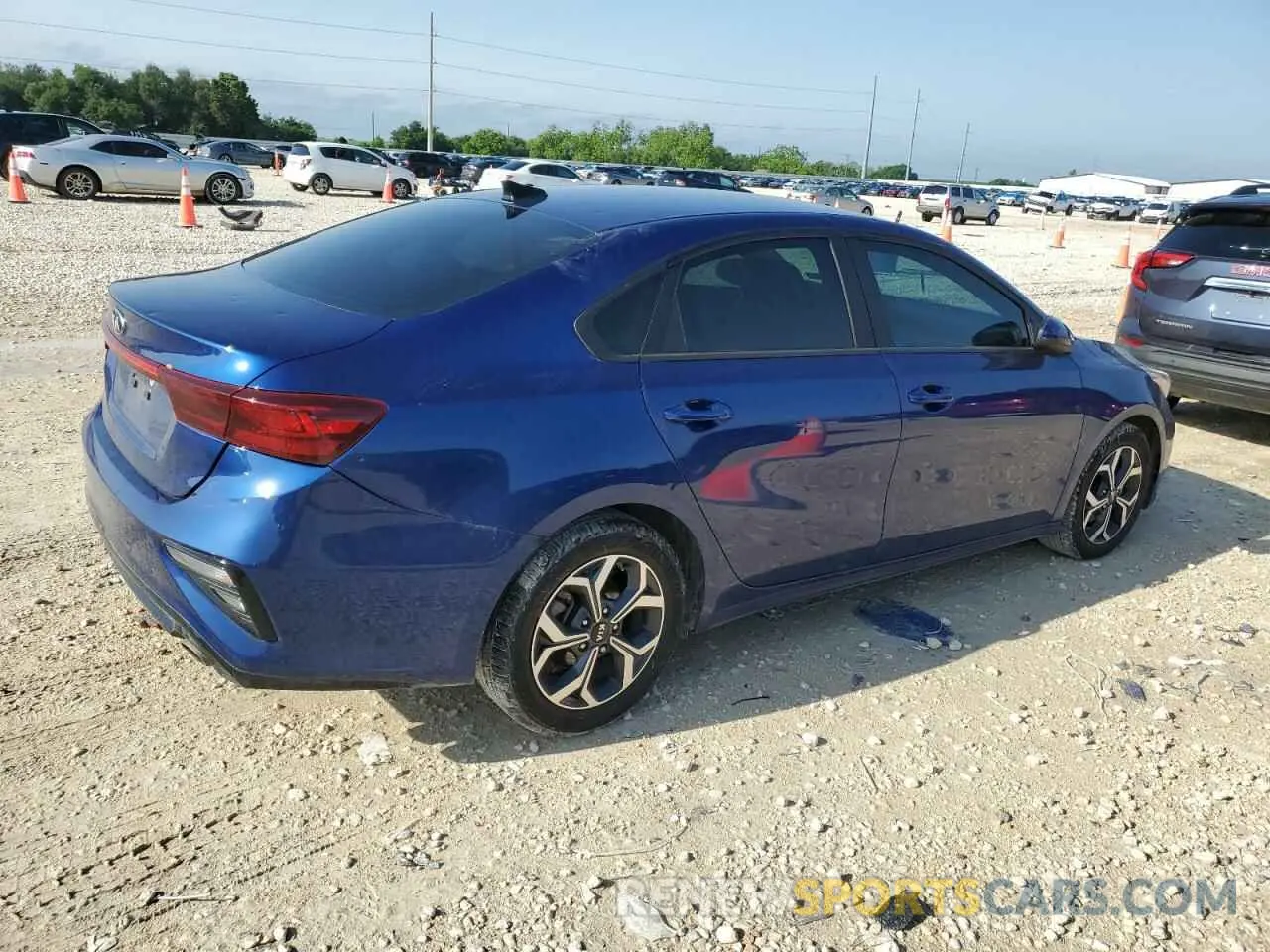 3 fotografías del automóvil dañado 3KPF24AD3LE256495 KIA FORTE 2020