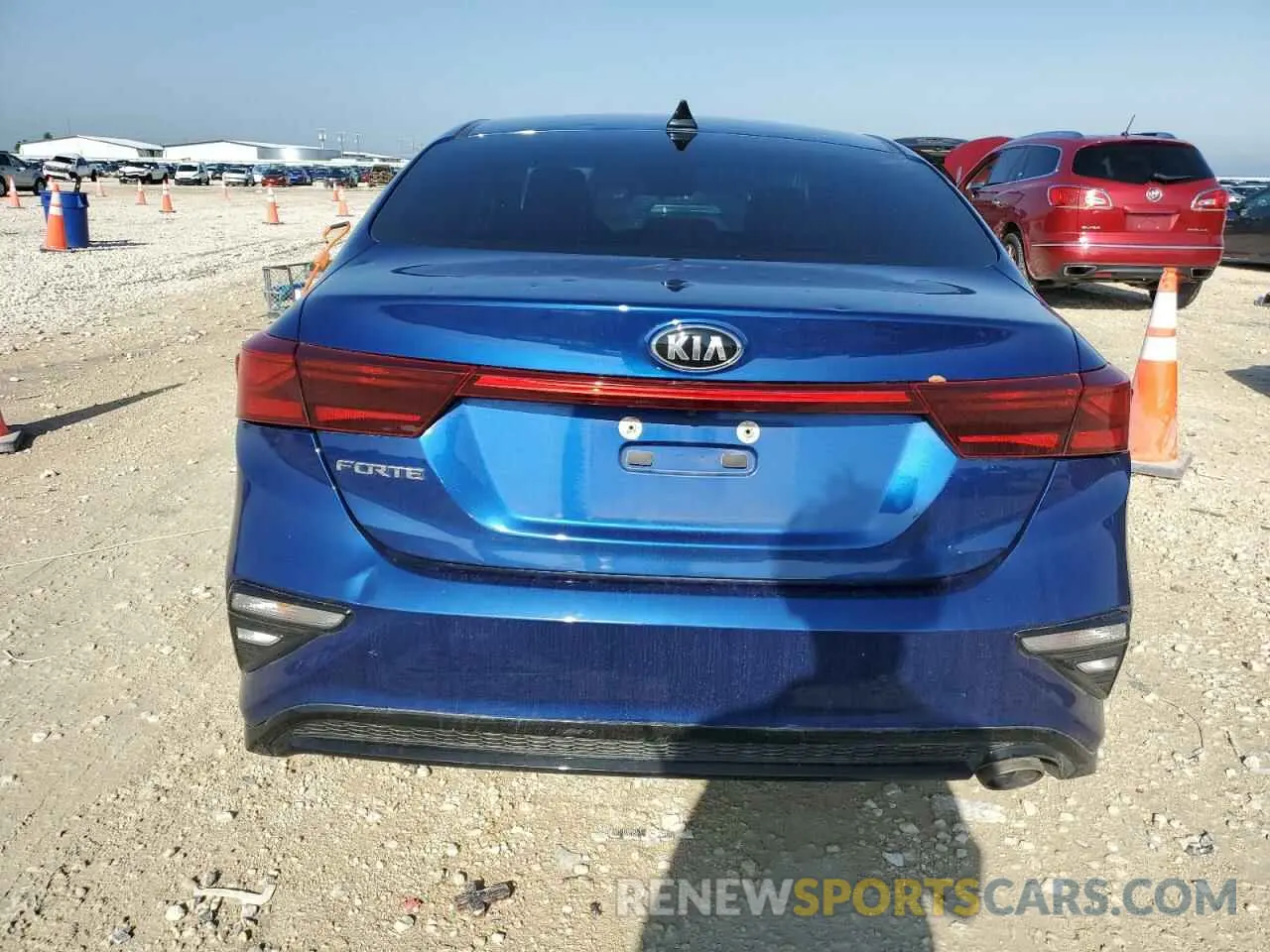 6 fotografías del automóvil dañado 3KPF24AD3LE256495 KIA FORTE 2020
