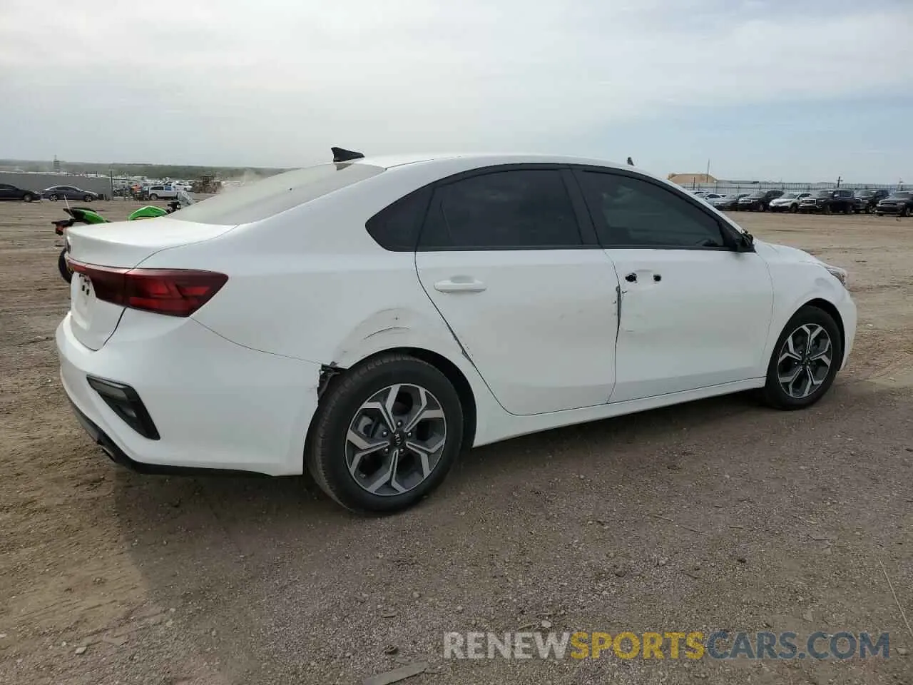 3 fotografías del automóvil dañado 3KPF24AD3LE261633 KIA FORTE 2020