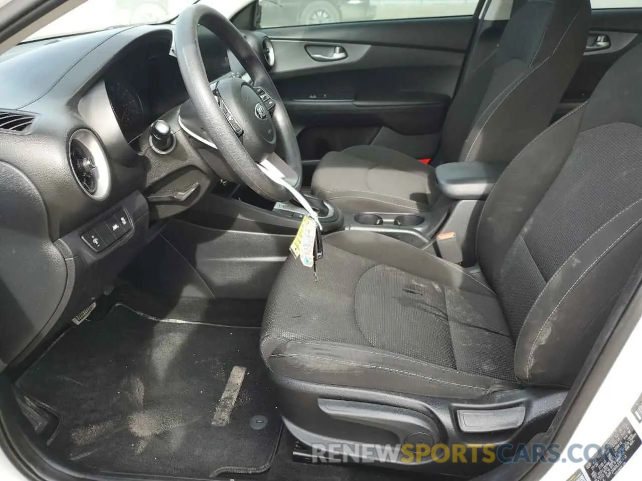7 fotografías del automóvil dañado 3KPF24AD3LE261633 KIA FORTE 2020