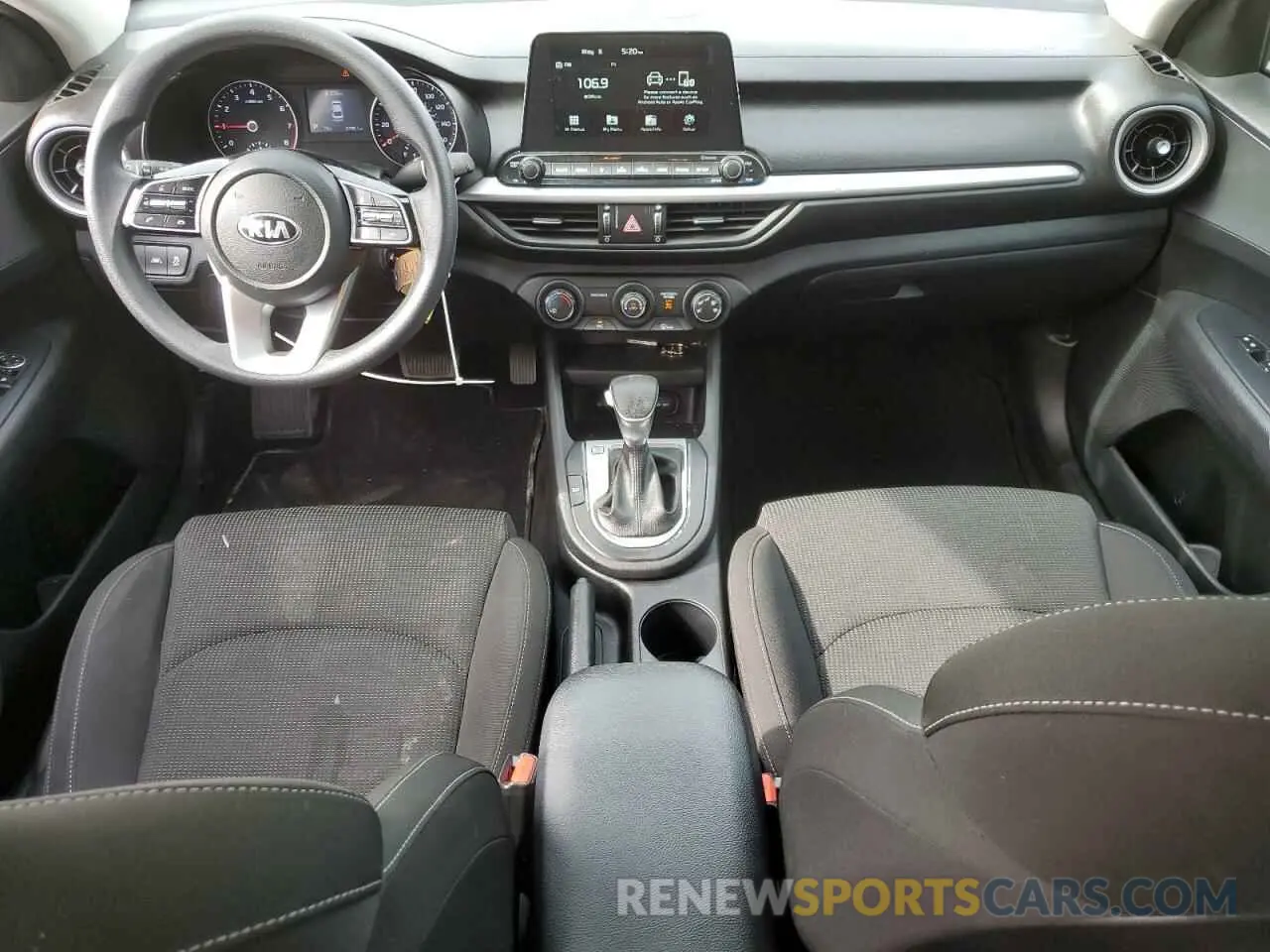 8 fotografías del automóvil dañado 3KPF24AD3LE261633 KIA FORTE 2020