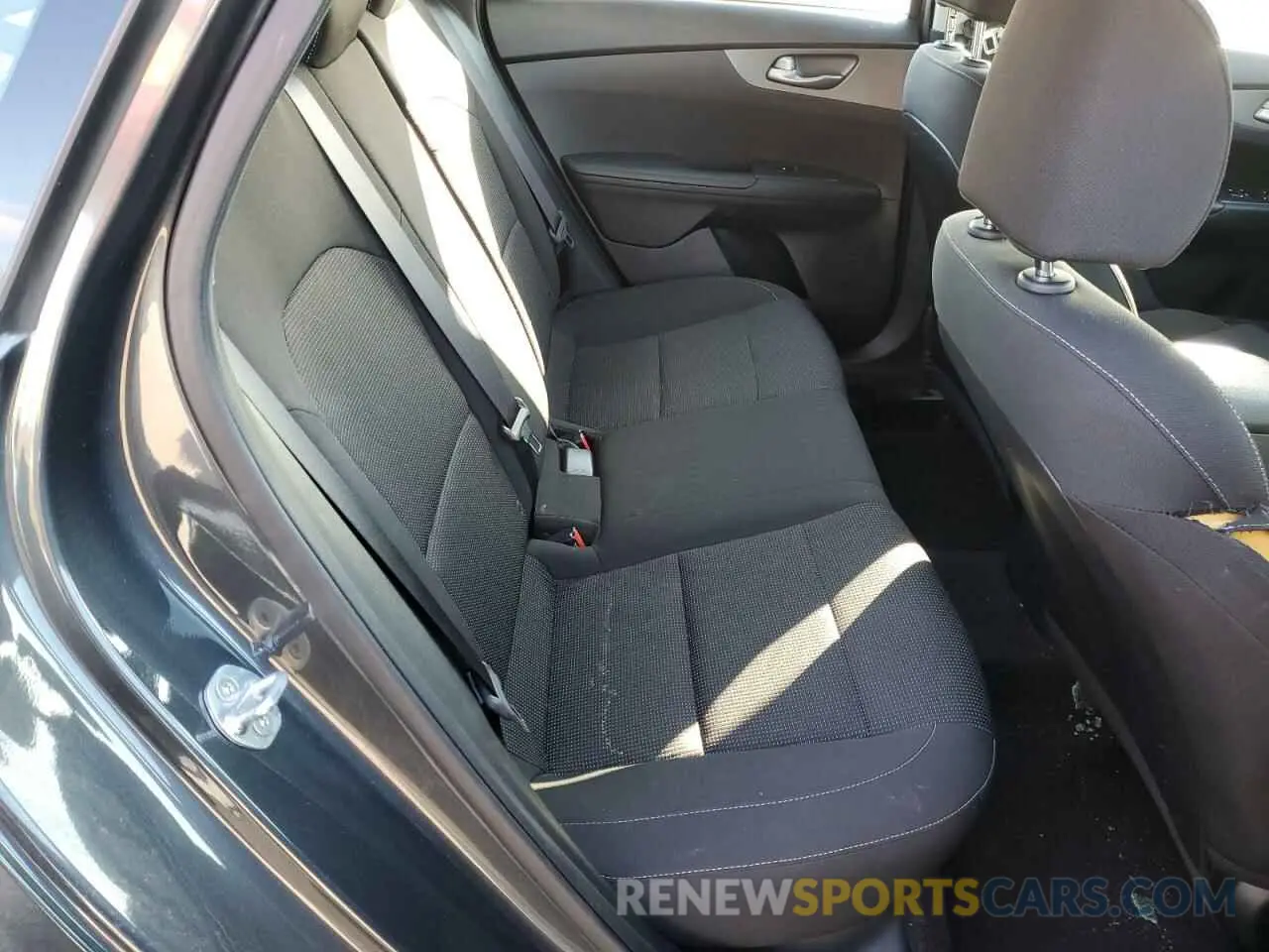 10 fotografías del automóvil dañado 3KPF24AD4LE146524 KIA FORTE 2020