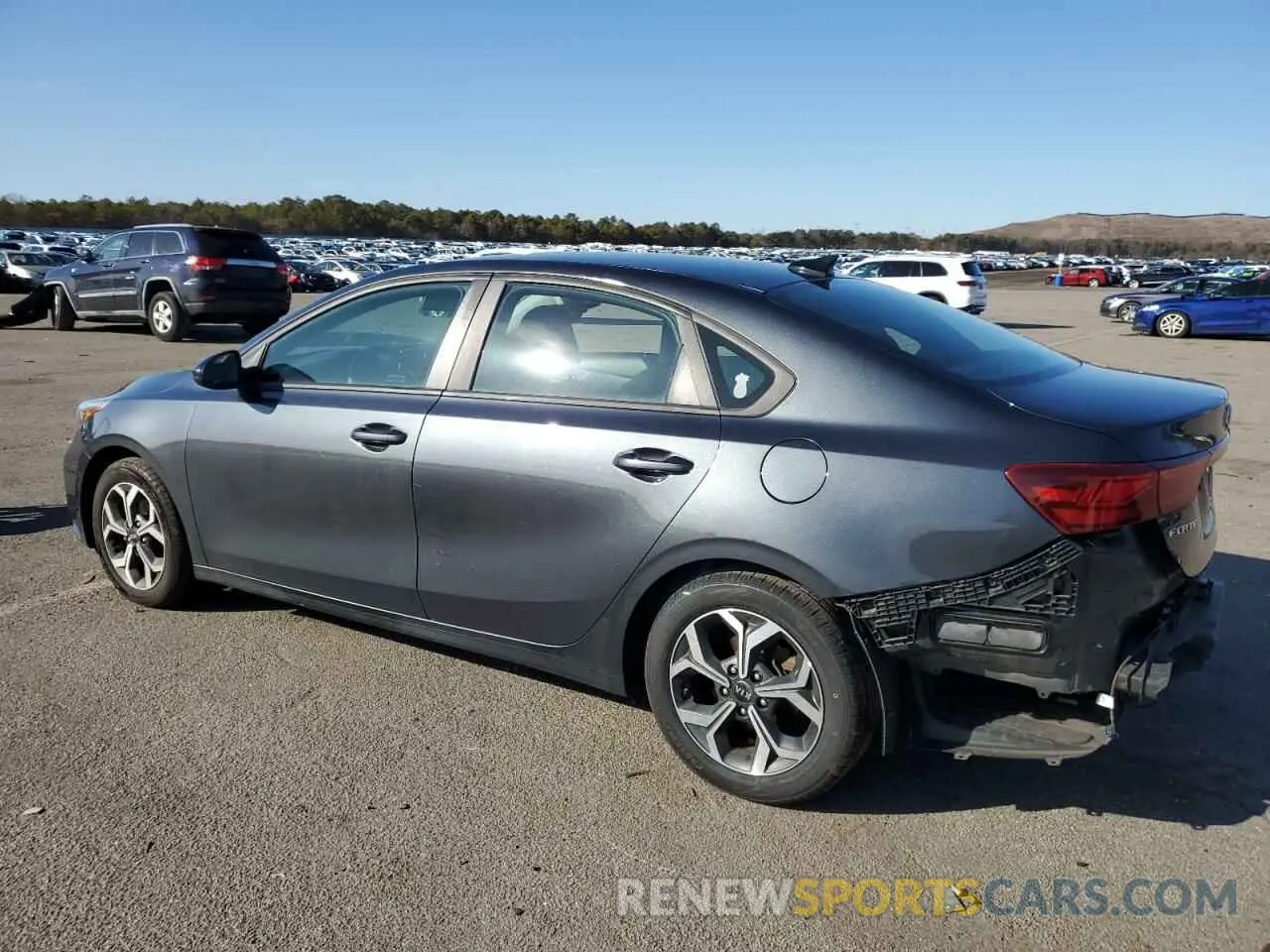 2 fotografías del automóvil dañado 3KPF24AD4LE146524 KIA FORTE 2020