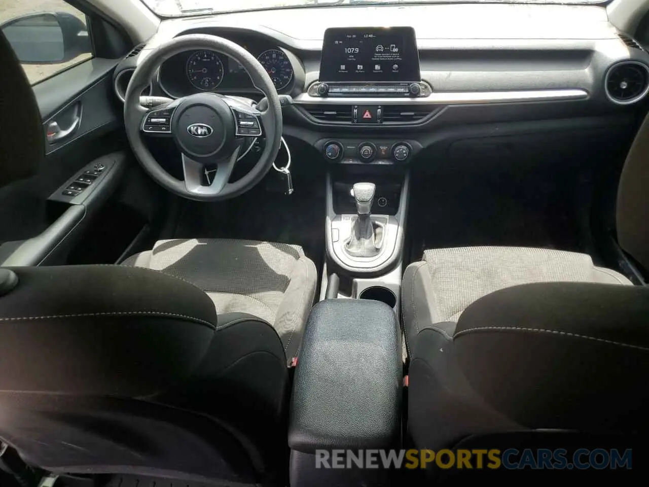 8 fotografías del automóvil dañado 3KPF24AD4LE159029 KIA FORTE 2020