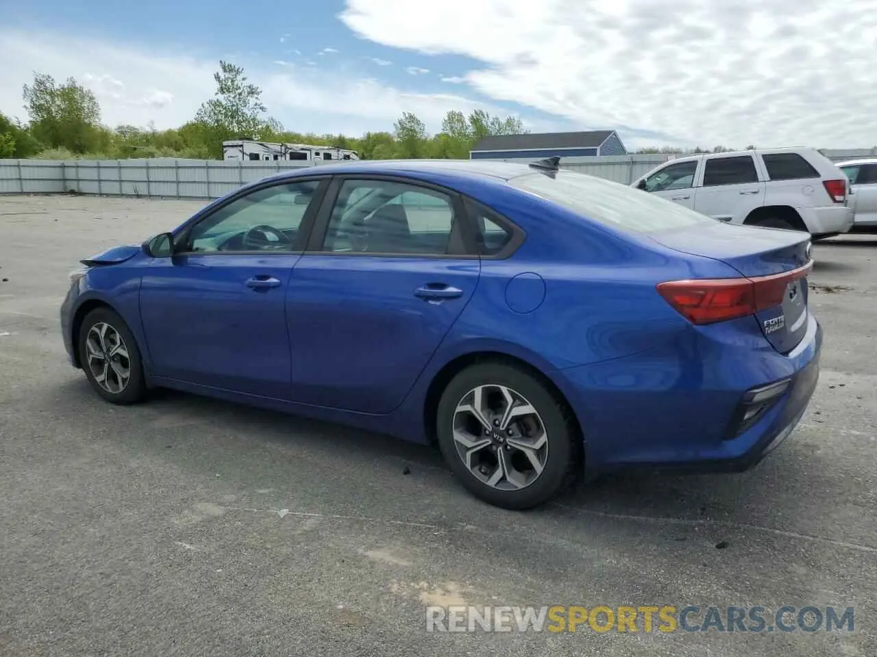2 fotografías del automóvil dañado 3KPF24AD4LE163419 KIA FORTE 2020