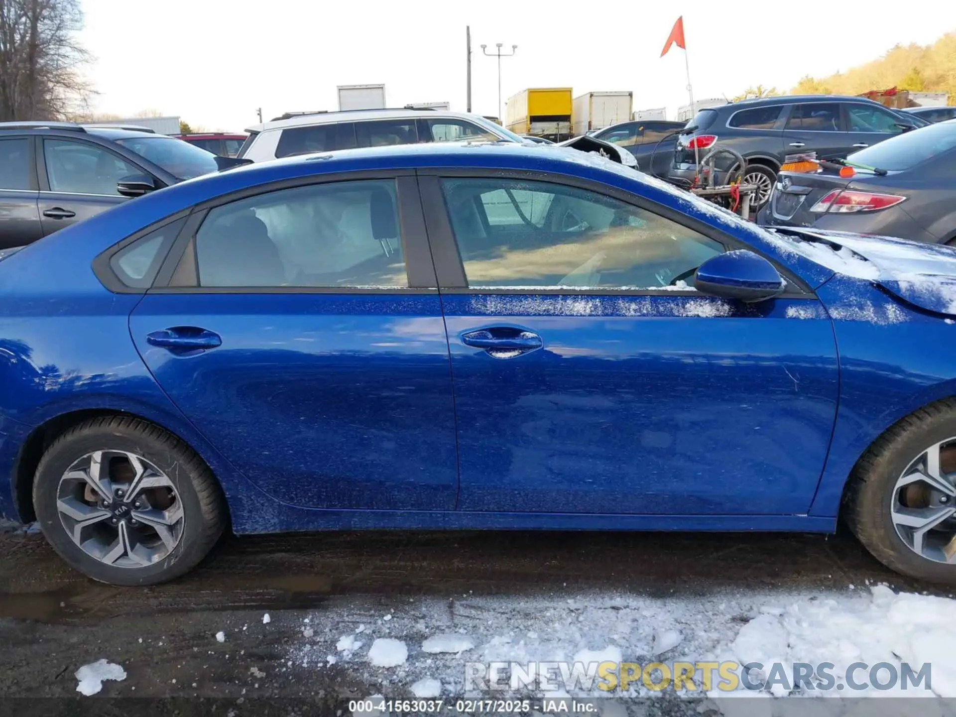14 fotografías del automóvil dañado 3KPF24AD4LE174288 KIA FORTE 2020
