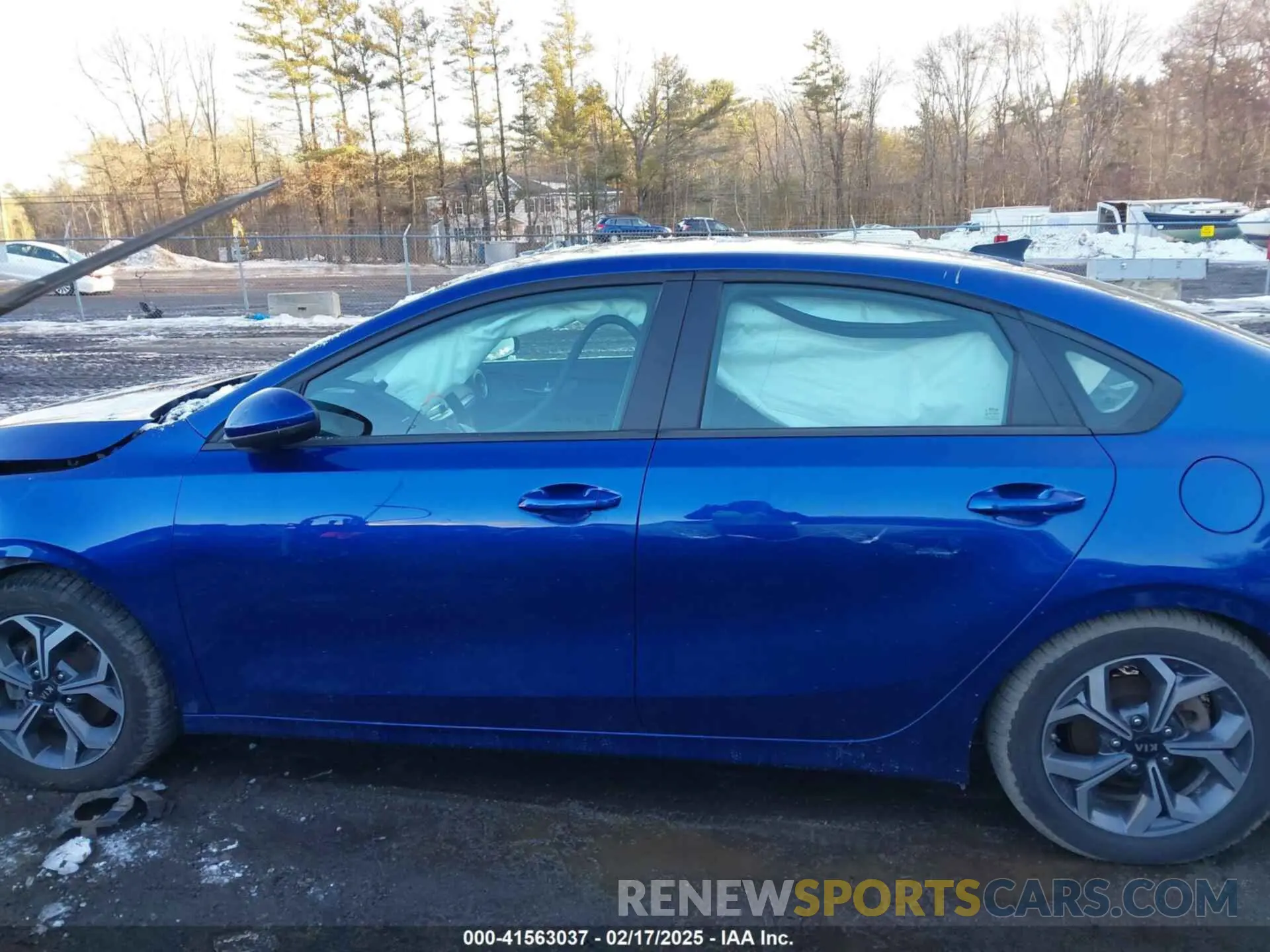 15 fotografías del automóvil dañado 3KPF24AD4LE174288 KIA FORTE 2020