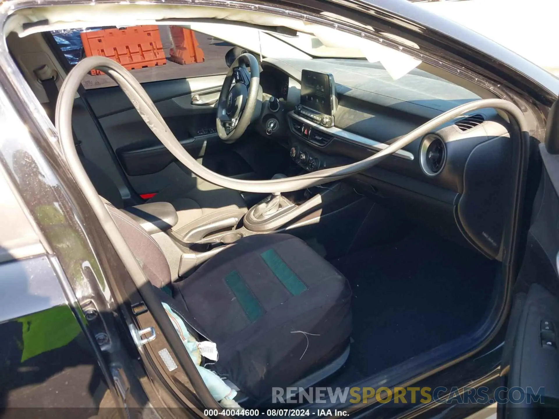 5 fotografías del automóvil dañado 3KPF24AD4LE212439 KIA FORTE 2020