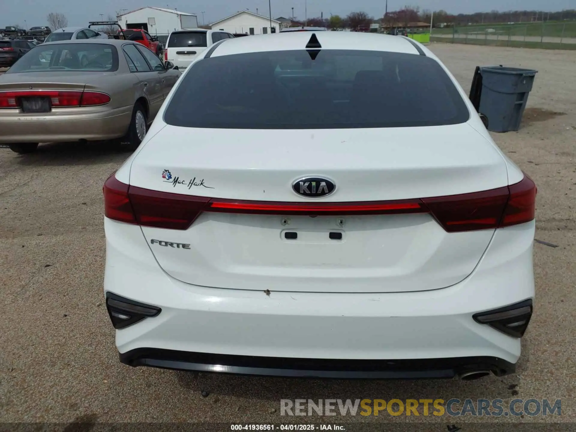 16 fotografías del automóvil dañado 3KPF24AD4LE213719 KIA FORTE 2020