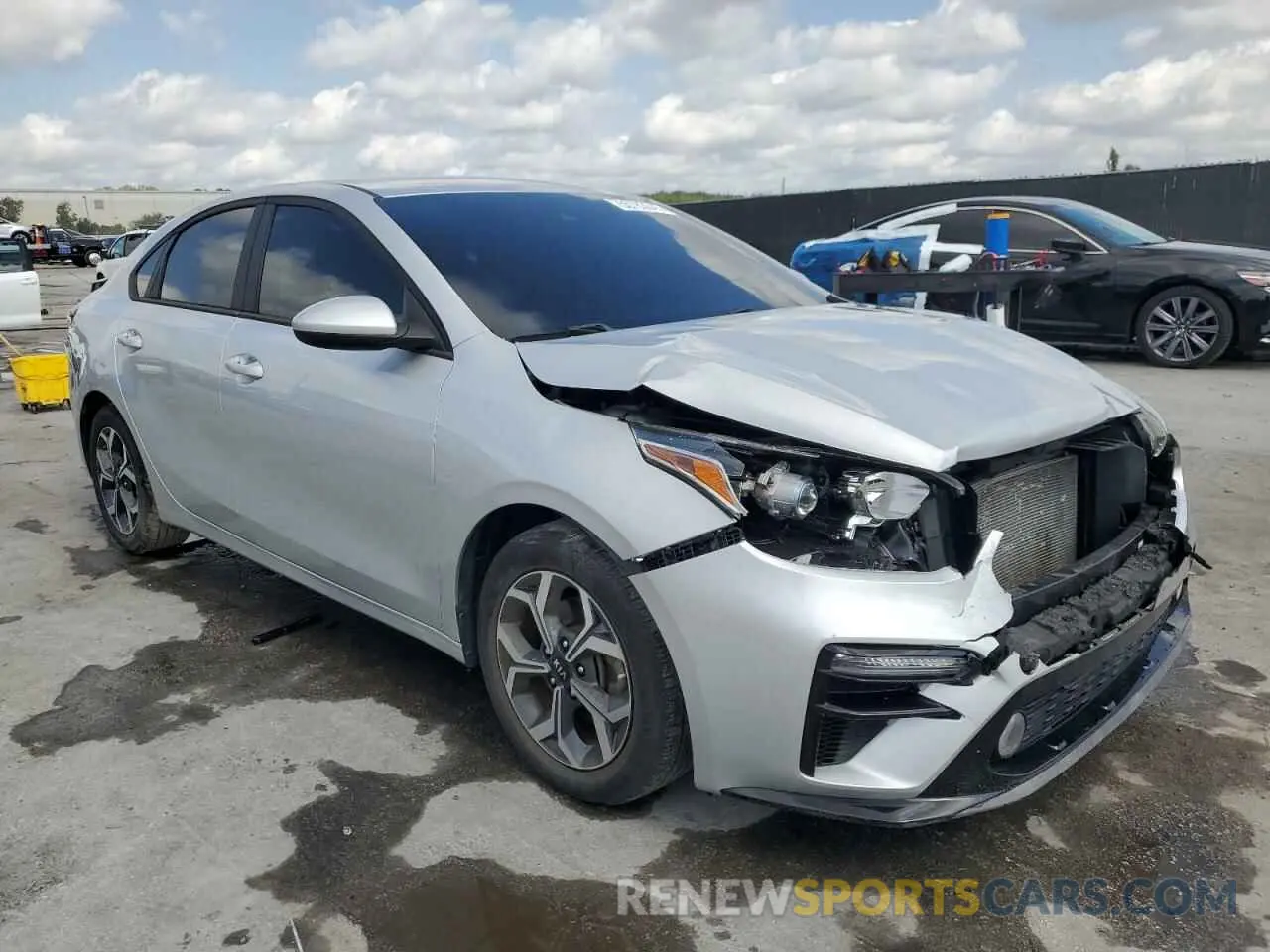 4 fotografías del automóvil dañado 3KPF24AD4LE221884 KIA FORTE 2020