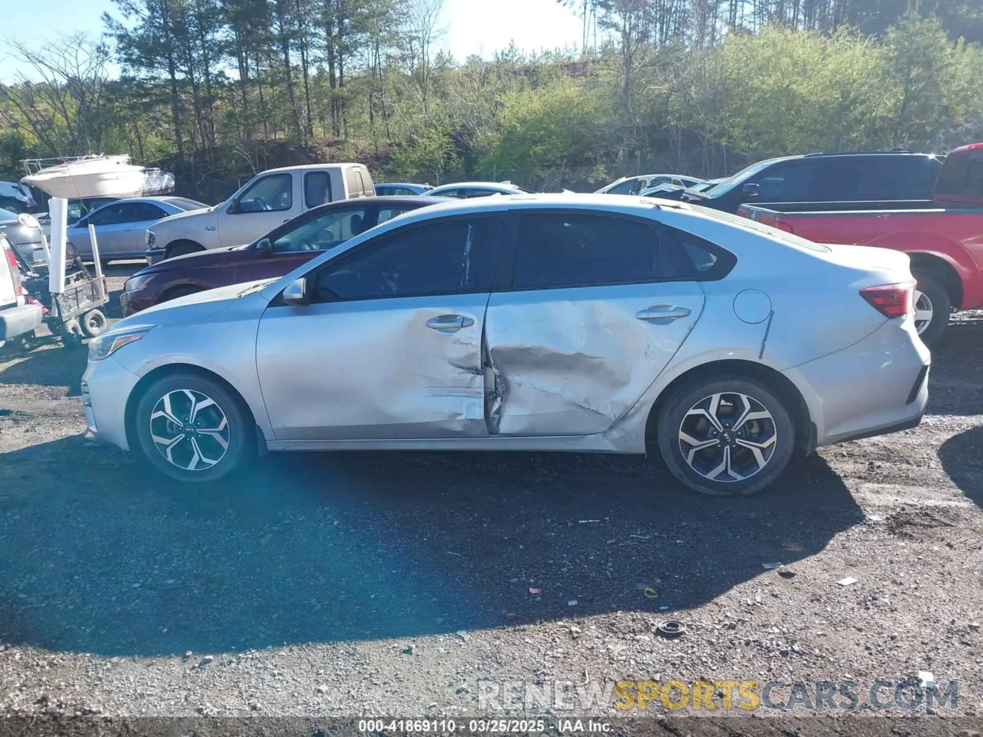 14 fotografías del automóvil dañado 3KPF24AD4LE241083 KIA FORTE 2020