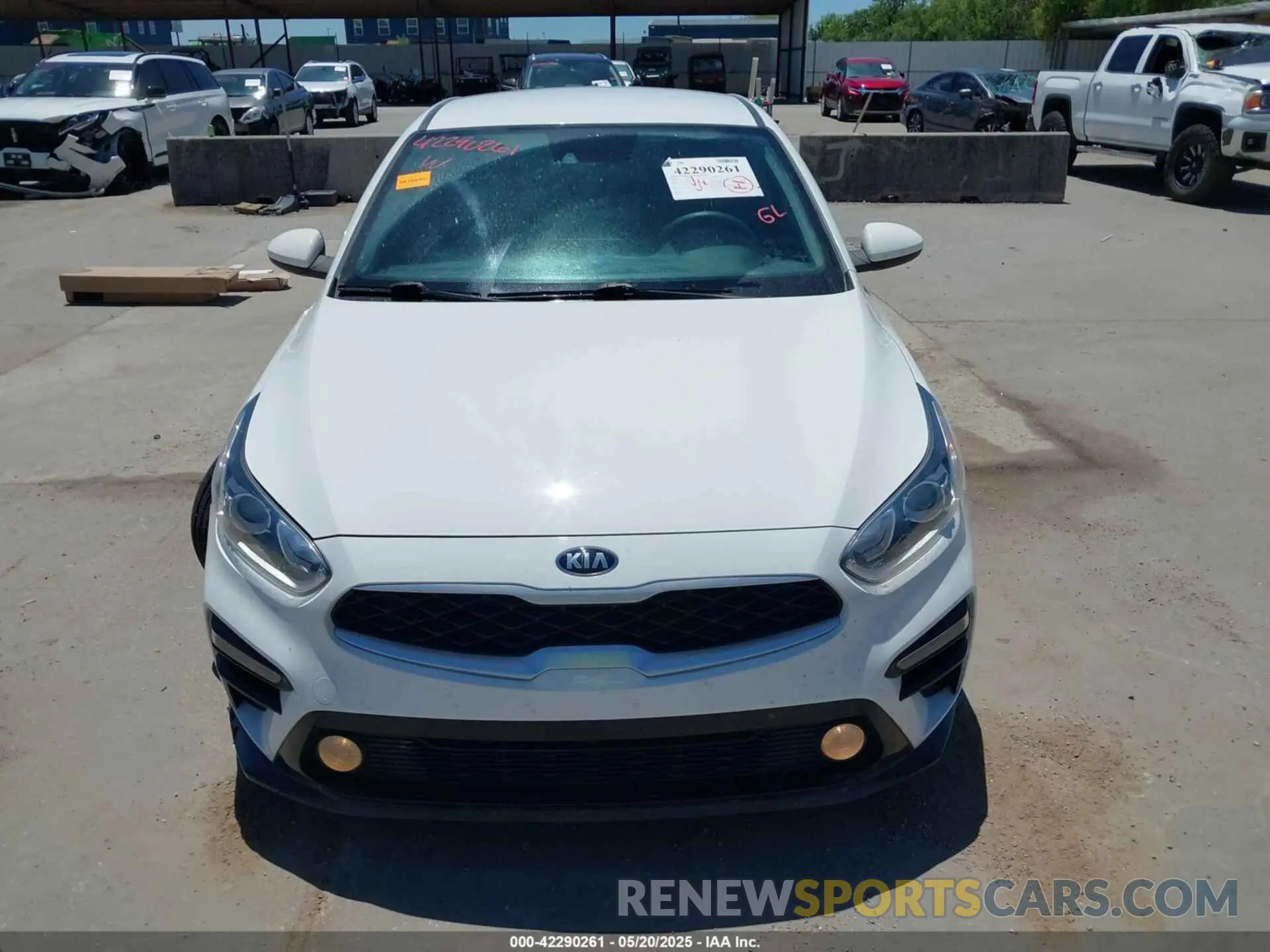 12 fotografías del automóvil dañado 3KPF24AD4LE248213 KIA FORTE 2020