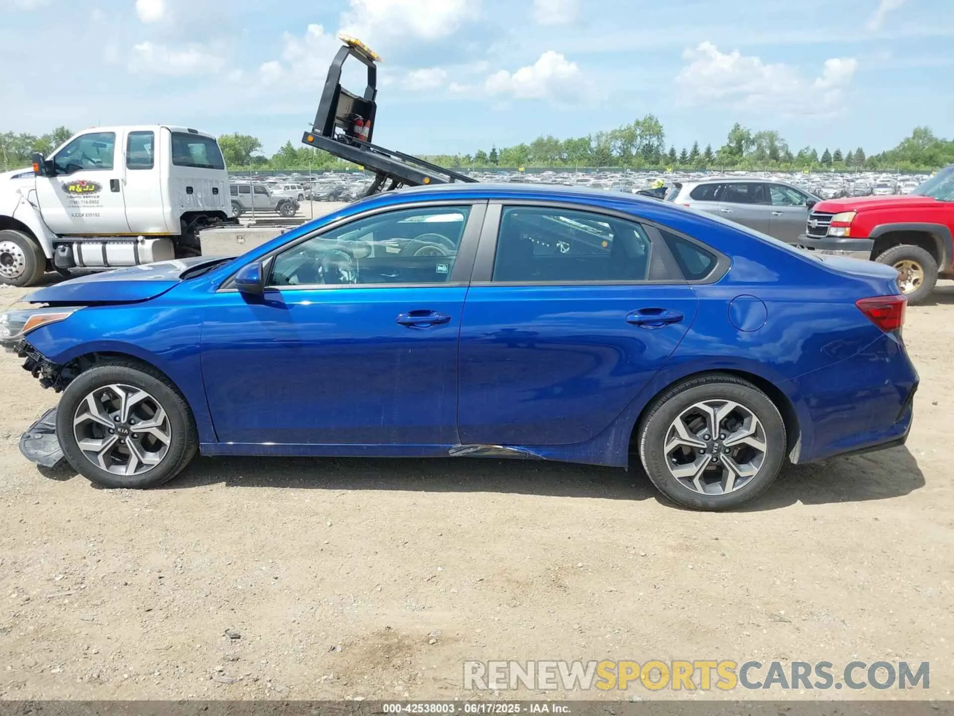 14 fotografías del automóvil dañado 3KPF24AD4LE257896 KIA FORTE 2020