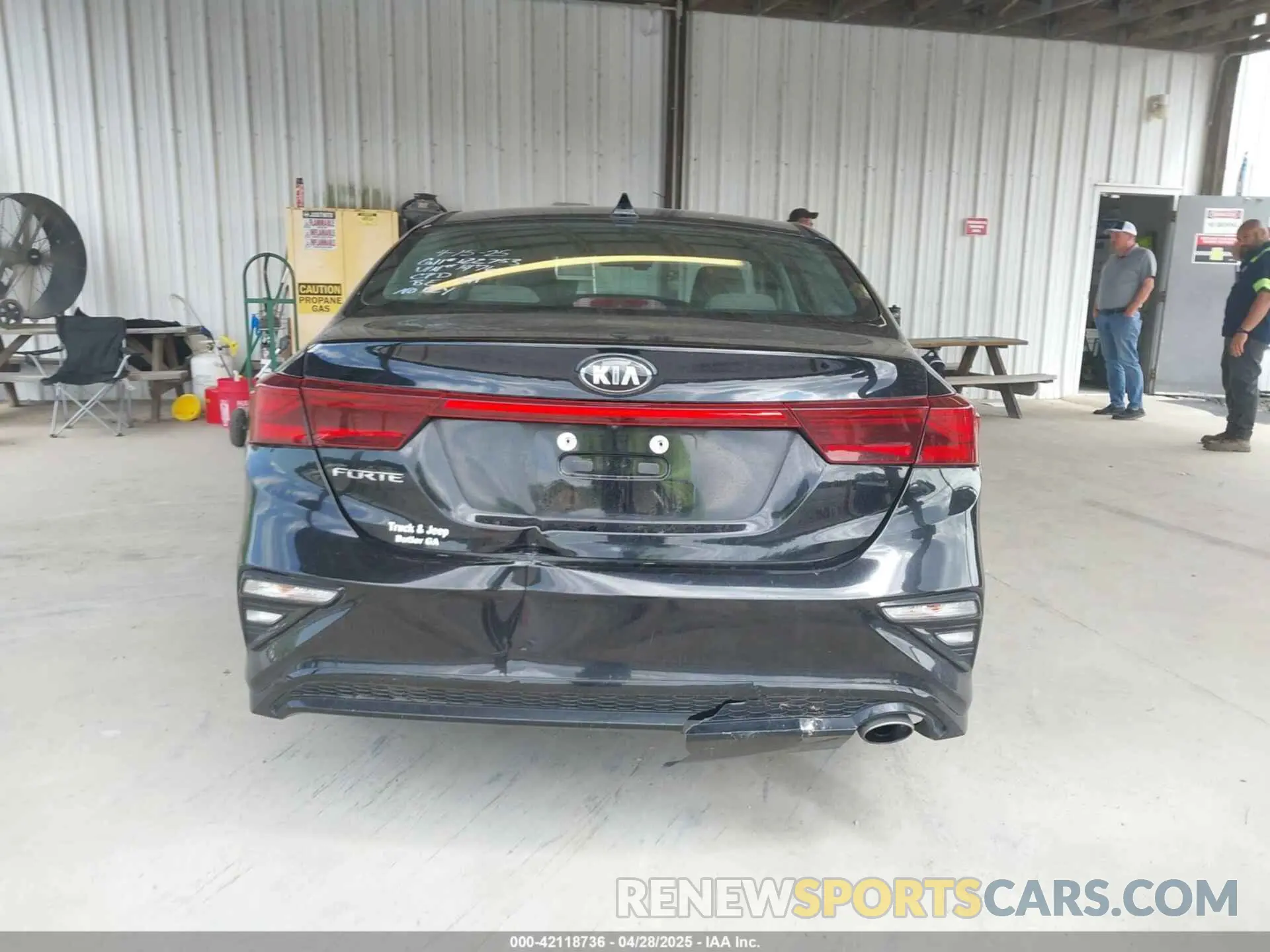 17 fotografías del automóvil dañado 3KPF24AD5LE141476 KIA FORTE 2020