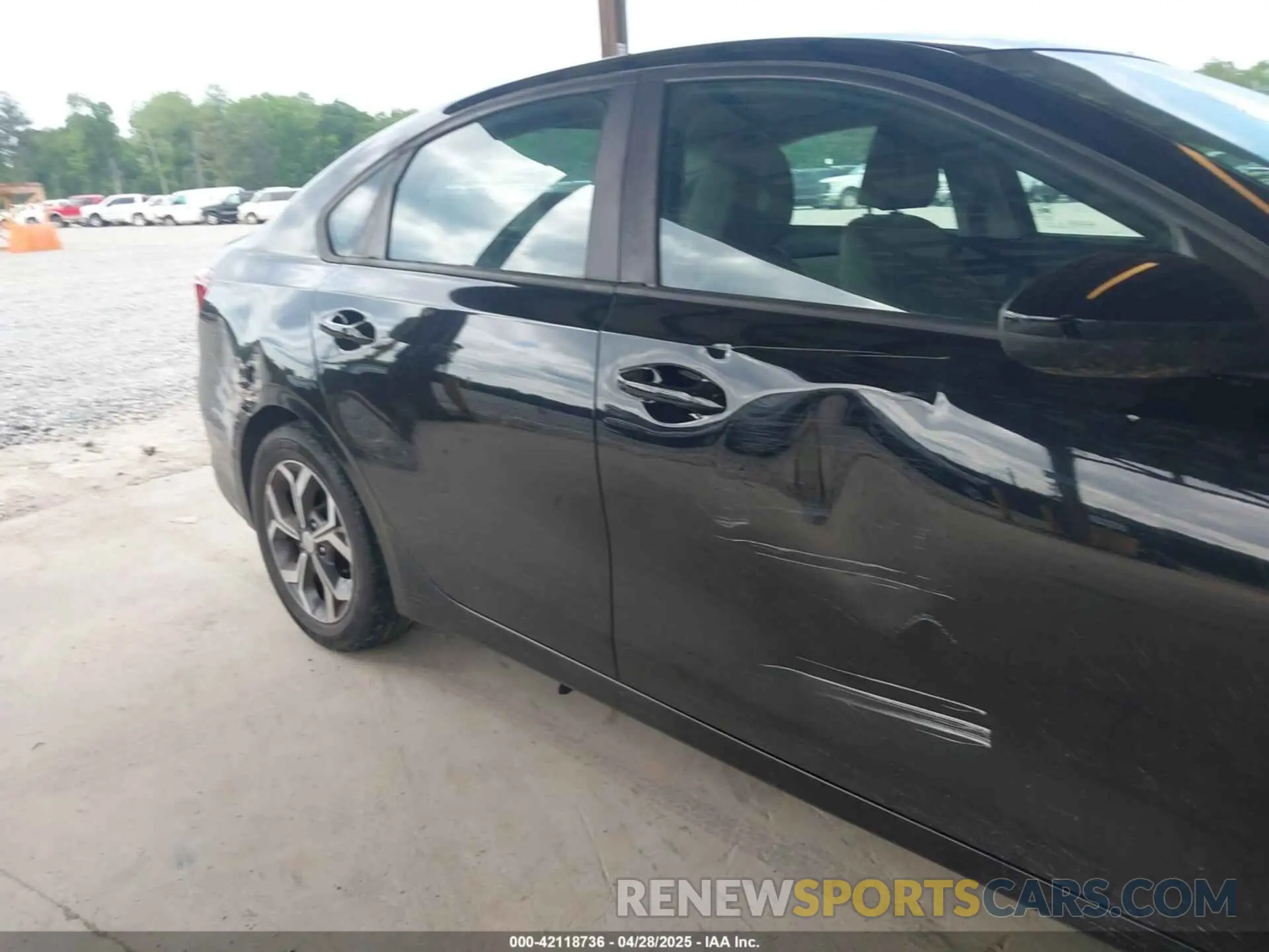 20 fotografías del automóvil dañado 3KPF24AD5LE141476 KIA FORTE 2020