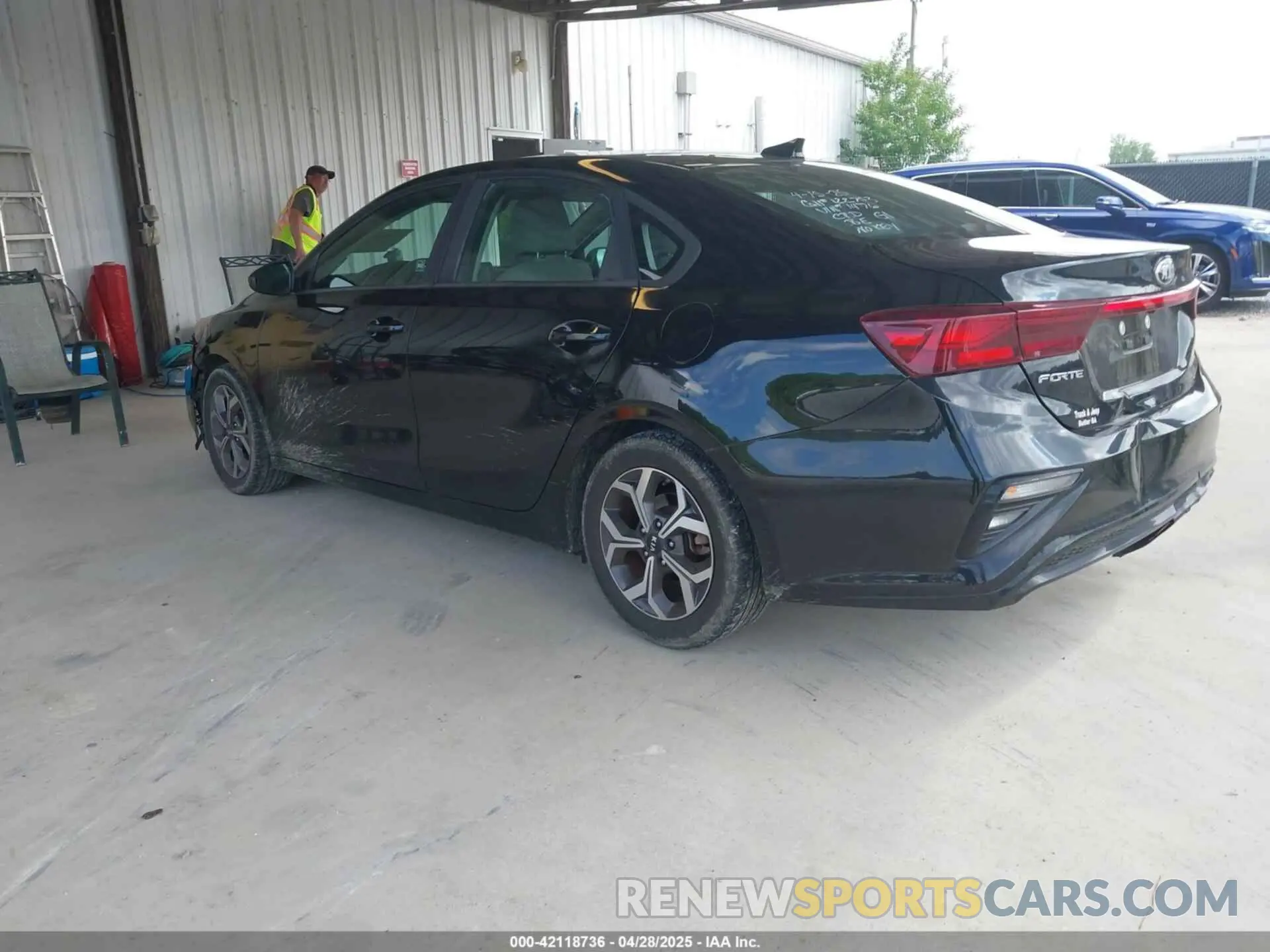 3 fotografías del automóvil dañado 3KPF24AD5LE141476 KIA FORTE 2020