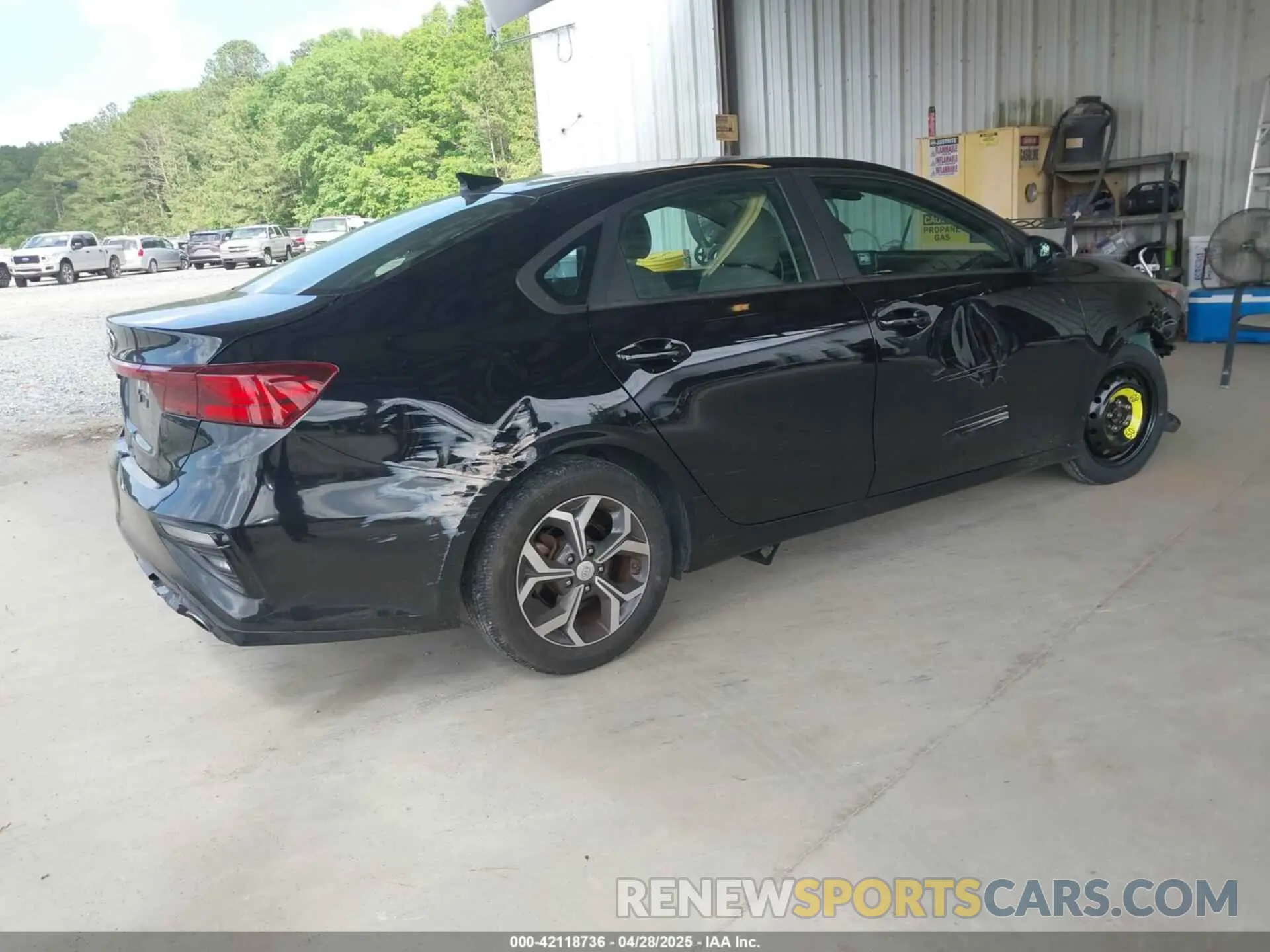 4 fotografías del automóvil dañado 3KPF24AD5LE141476 KIA FORTE 2020