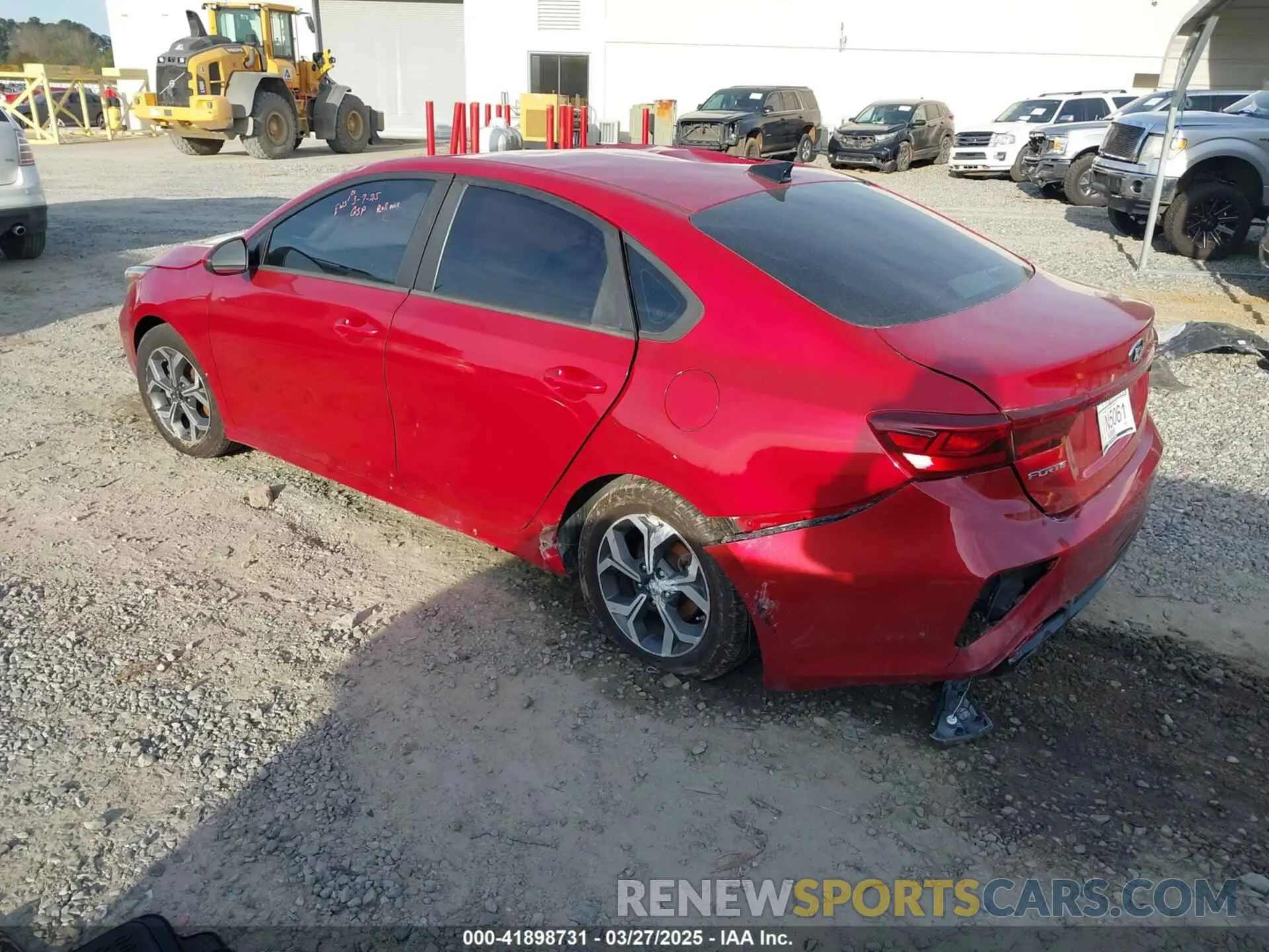 3 fotografías del automóvil dañado 3KPF24AD5LE143213 KIA FORTE 2020